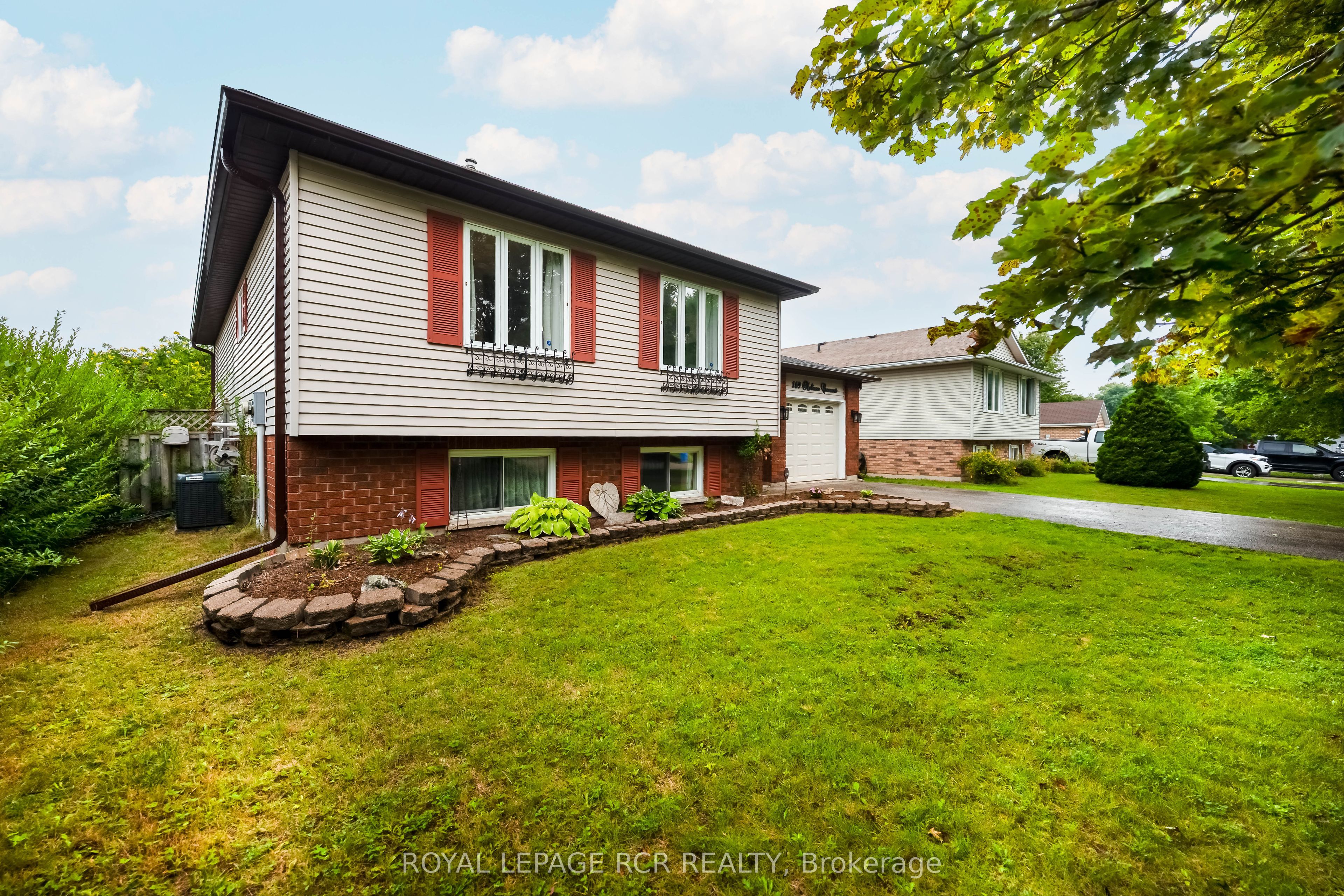 169 Melissa Crescent Property Photo 4