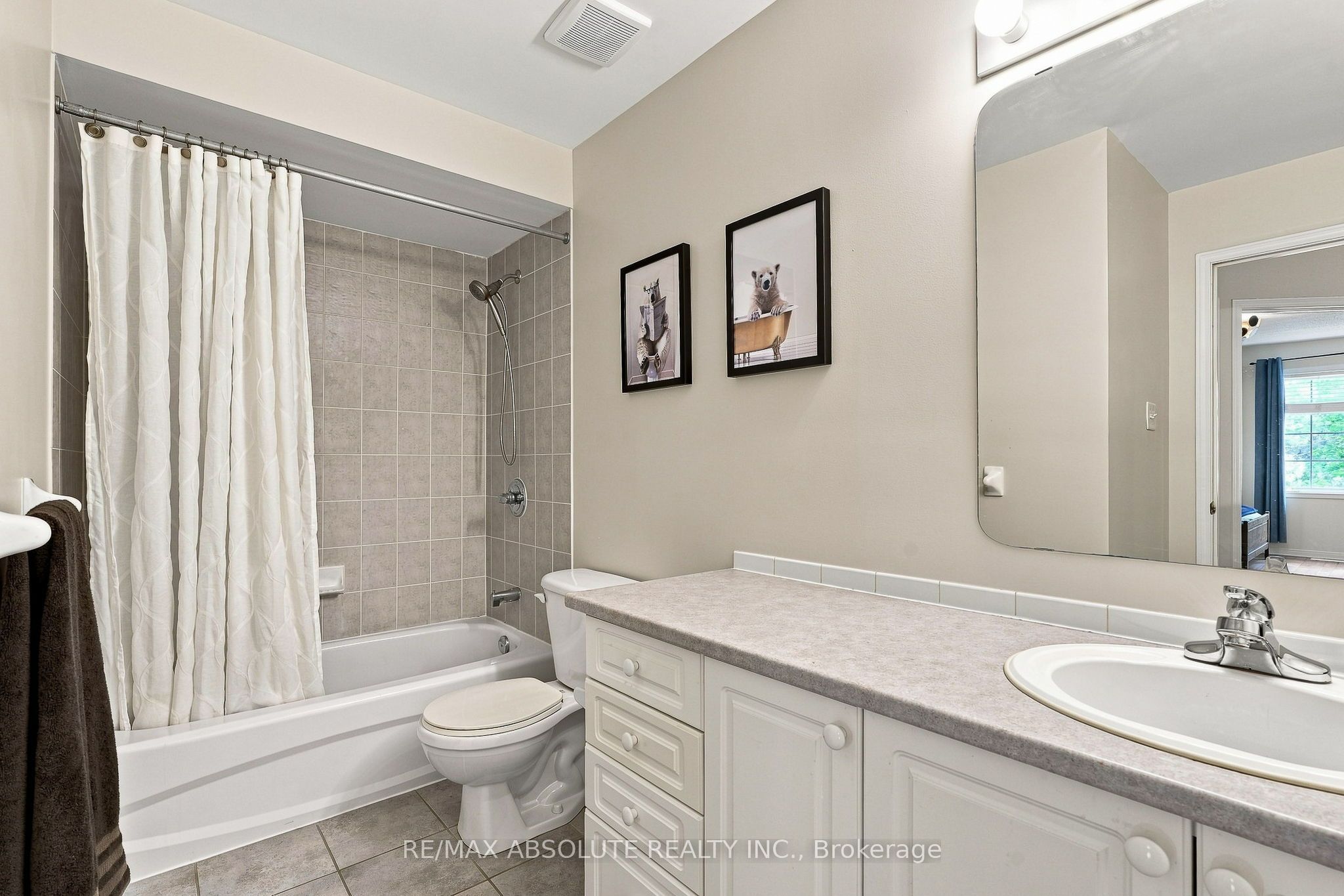 2158 Valenceville Crescent Property Photo 34