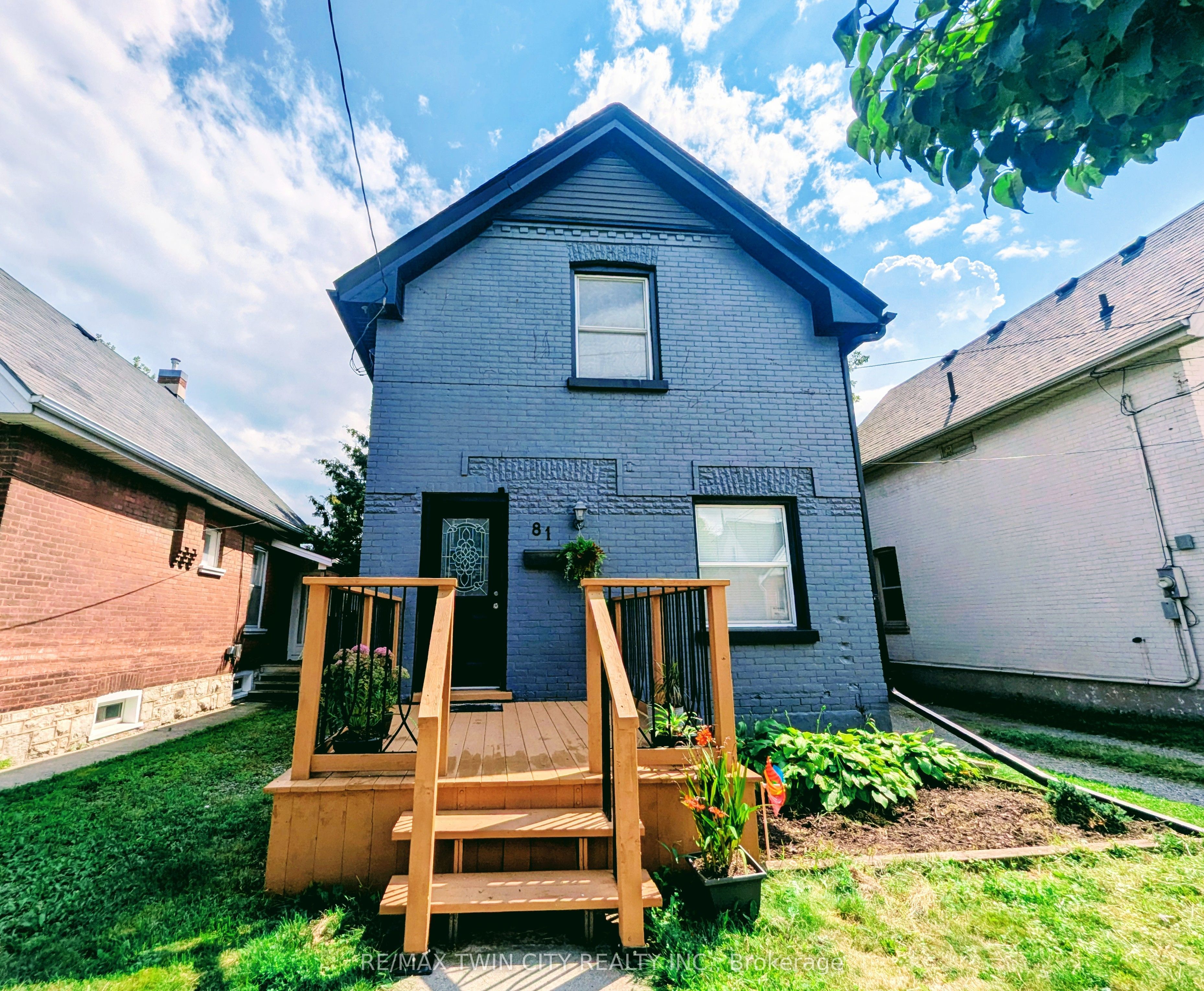 81 Grey Street Property Photo 2
