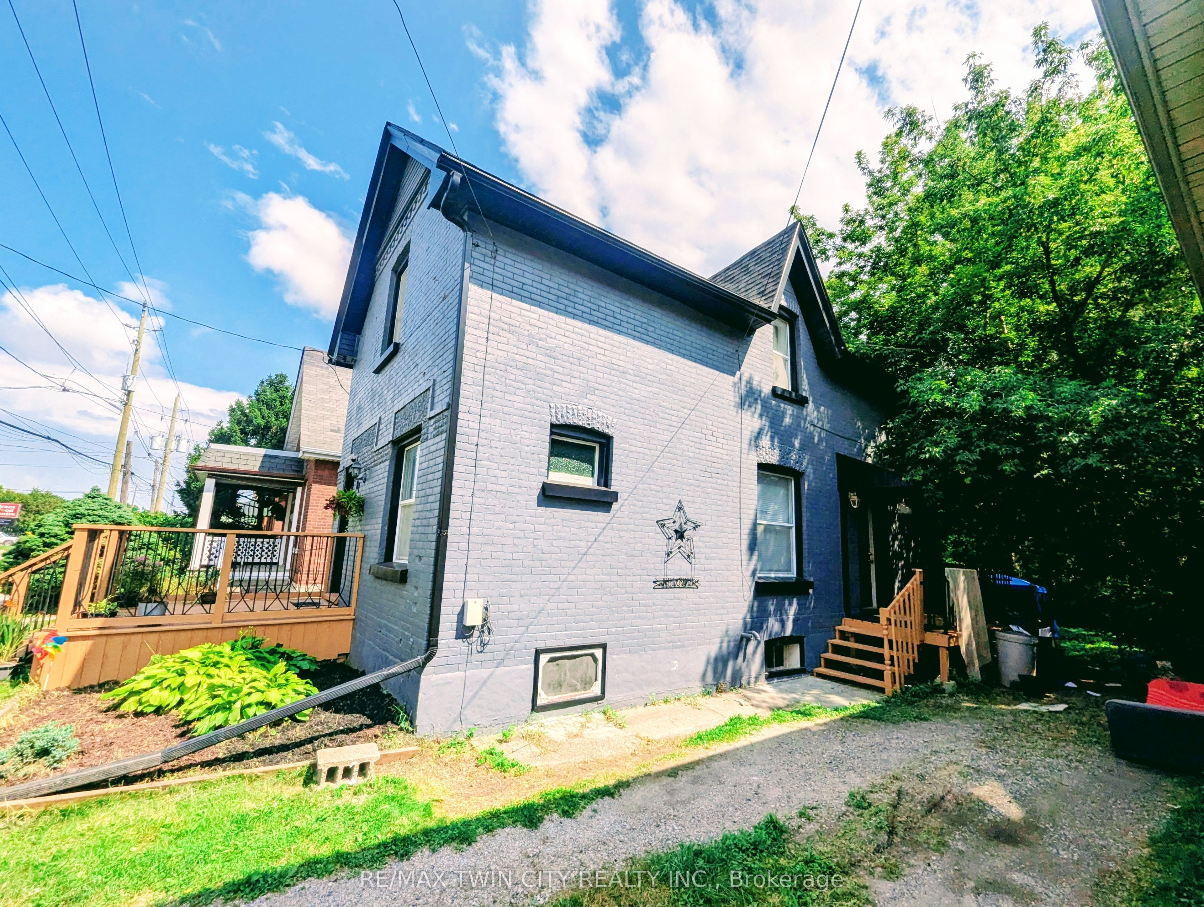 81 Grey Street Property Photo 4