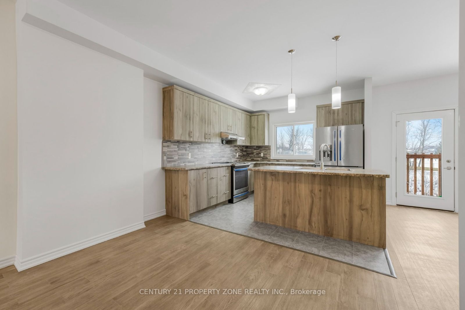 35 Caroline Street Property Photo 10