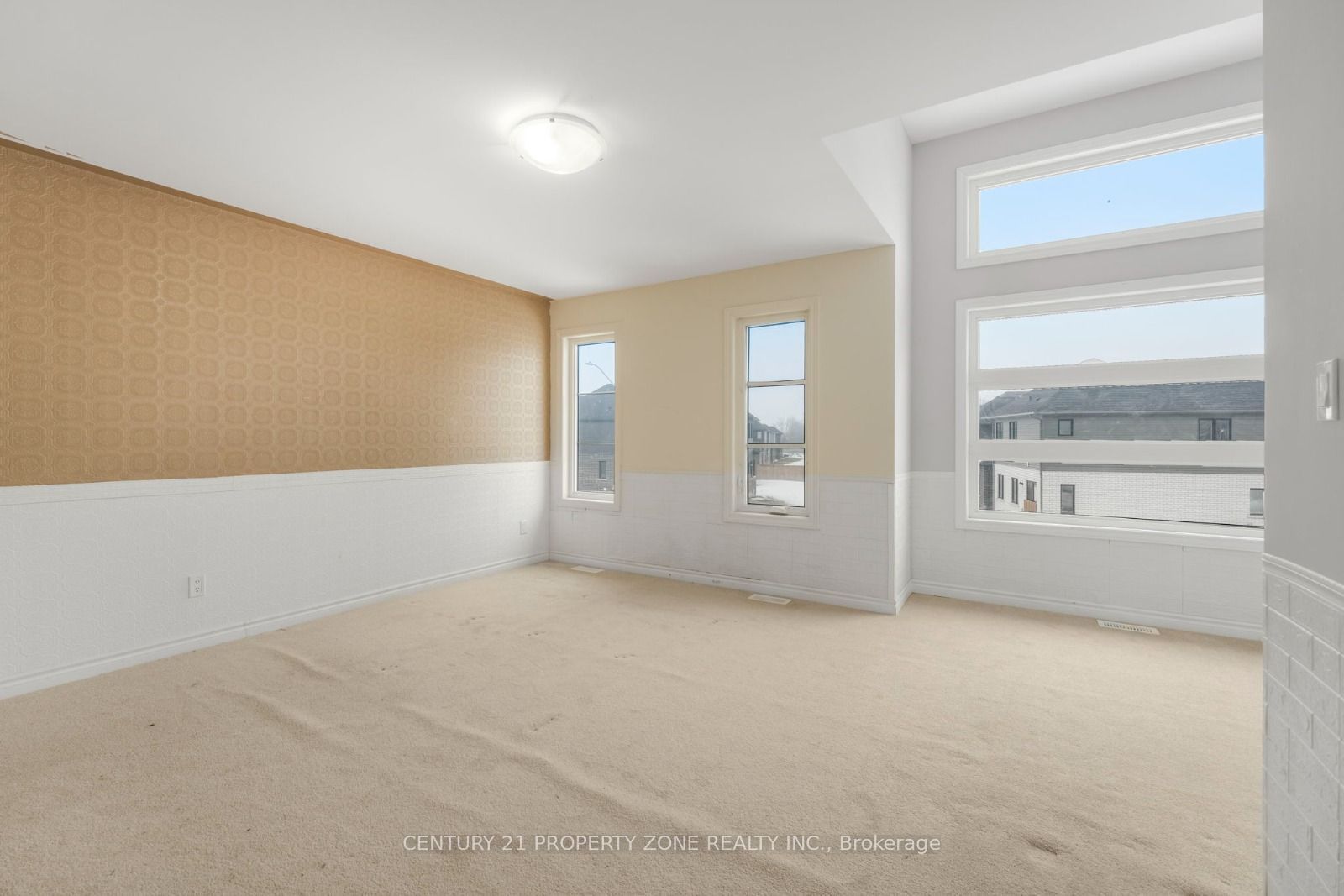 35 Caroline Street Property Photo 27