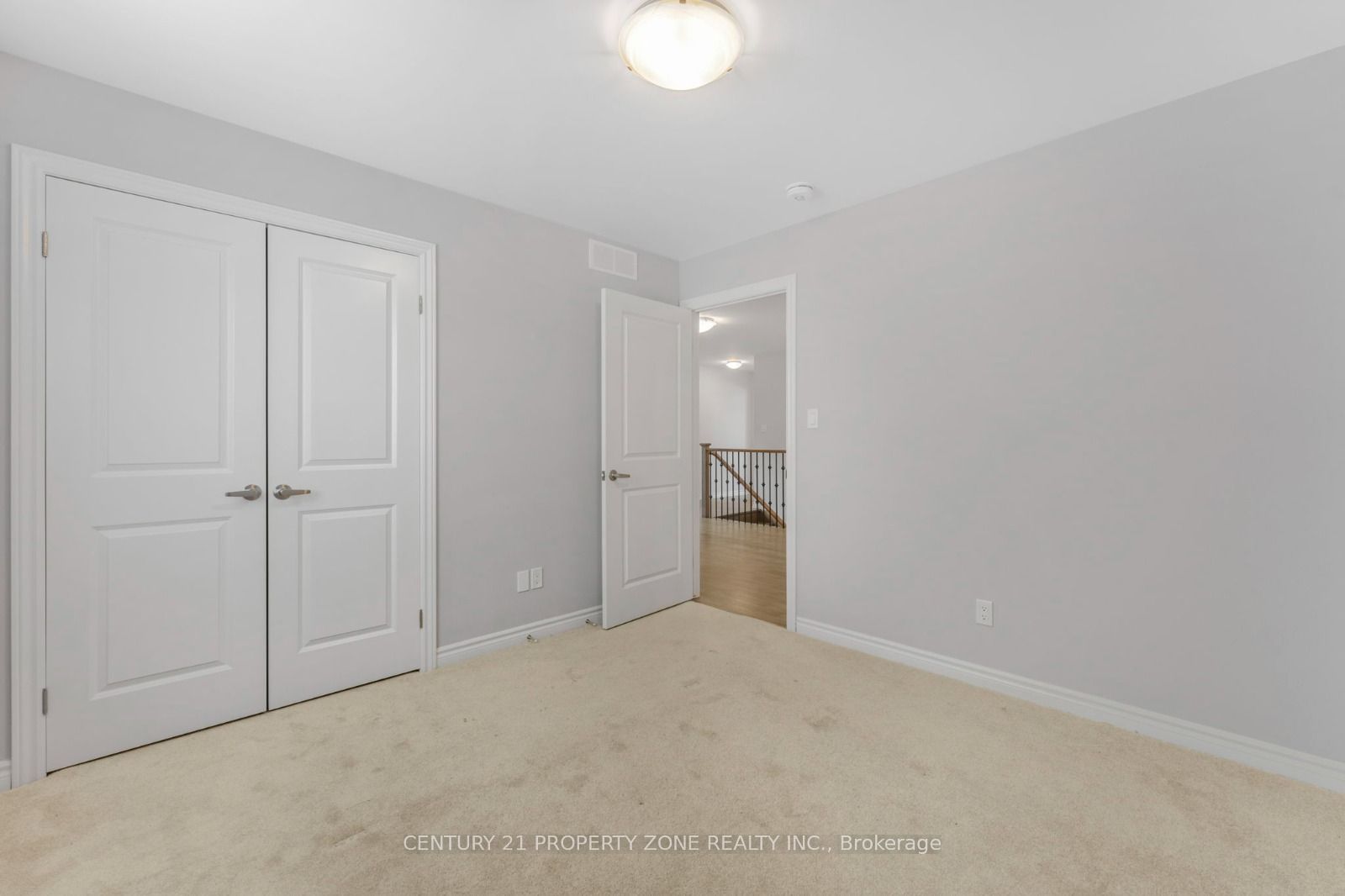 35 Caroline Street Property Photo 33
