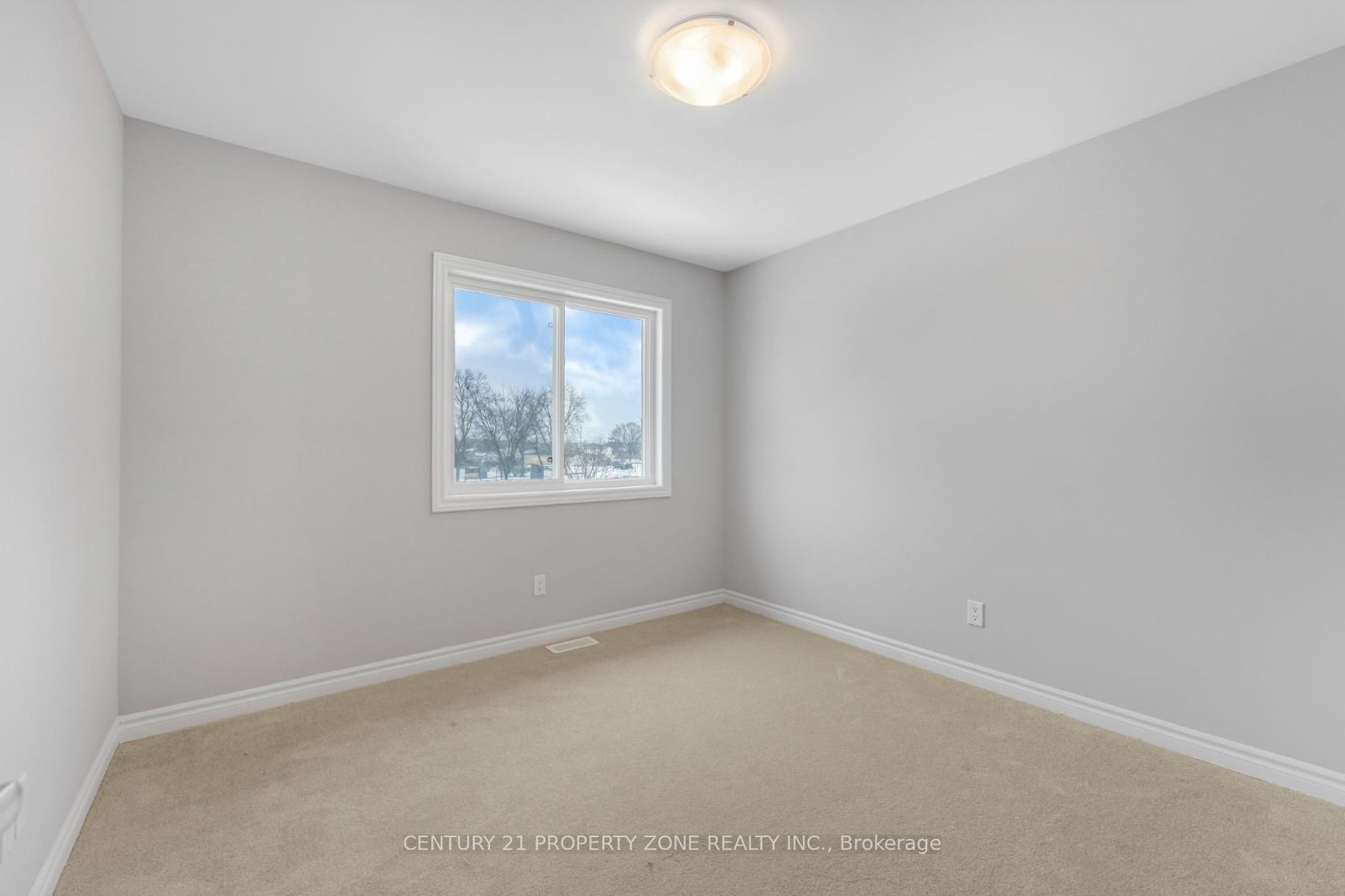 35 Caroline Street Property Photo 38