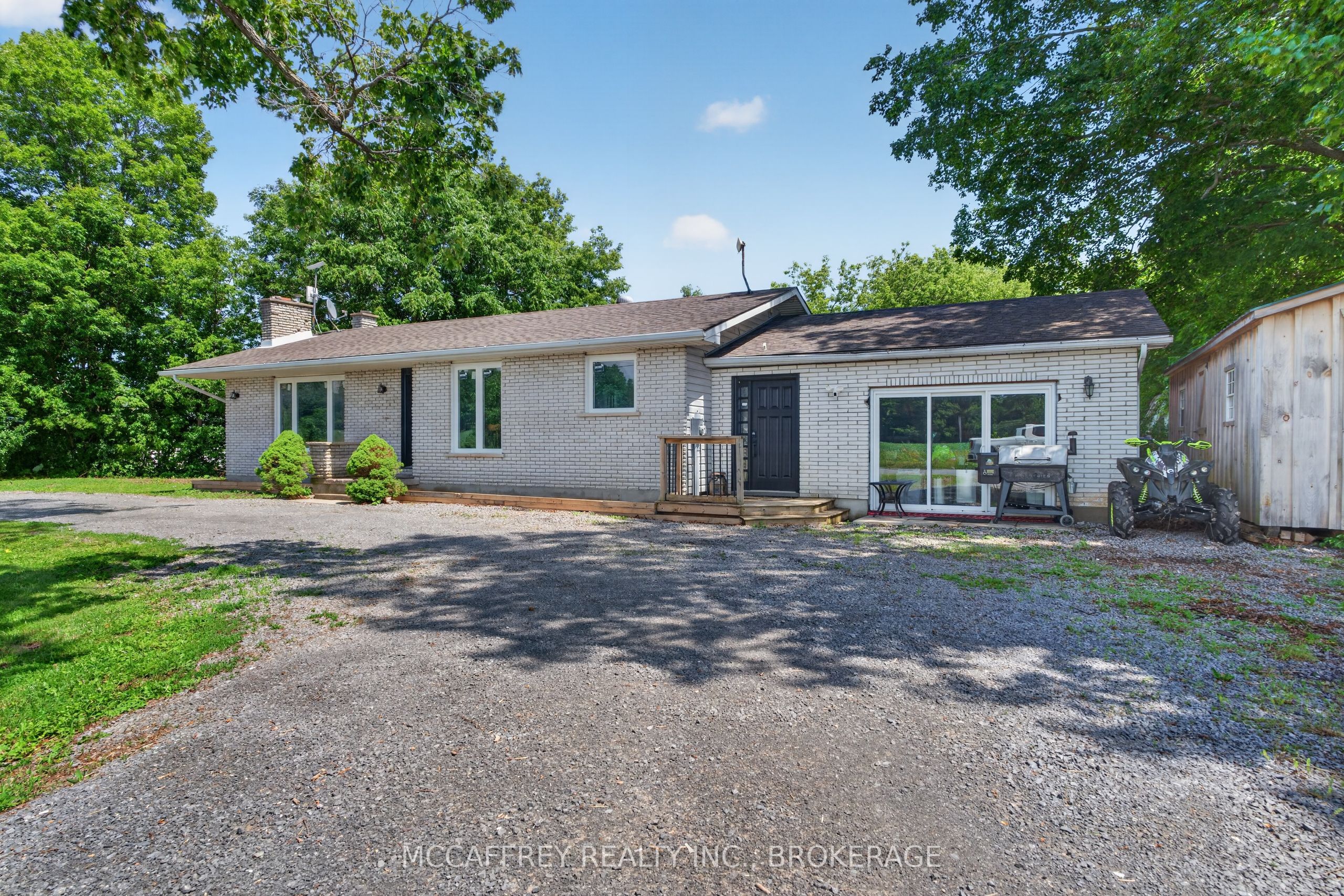 1692 Sharpe Road Property Photo 2