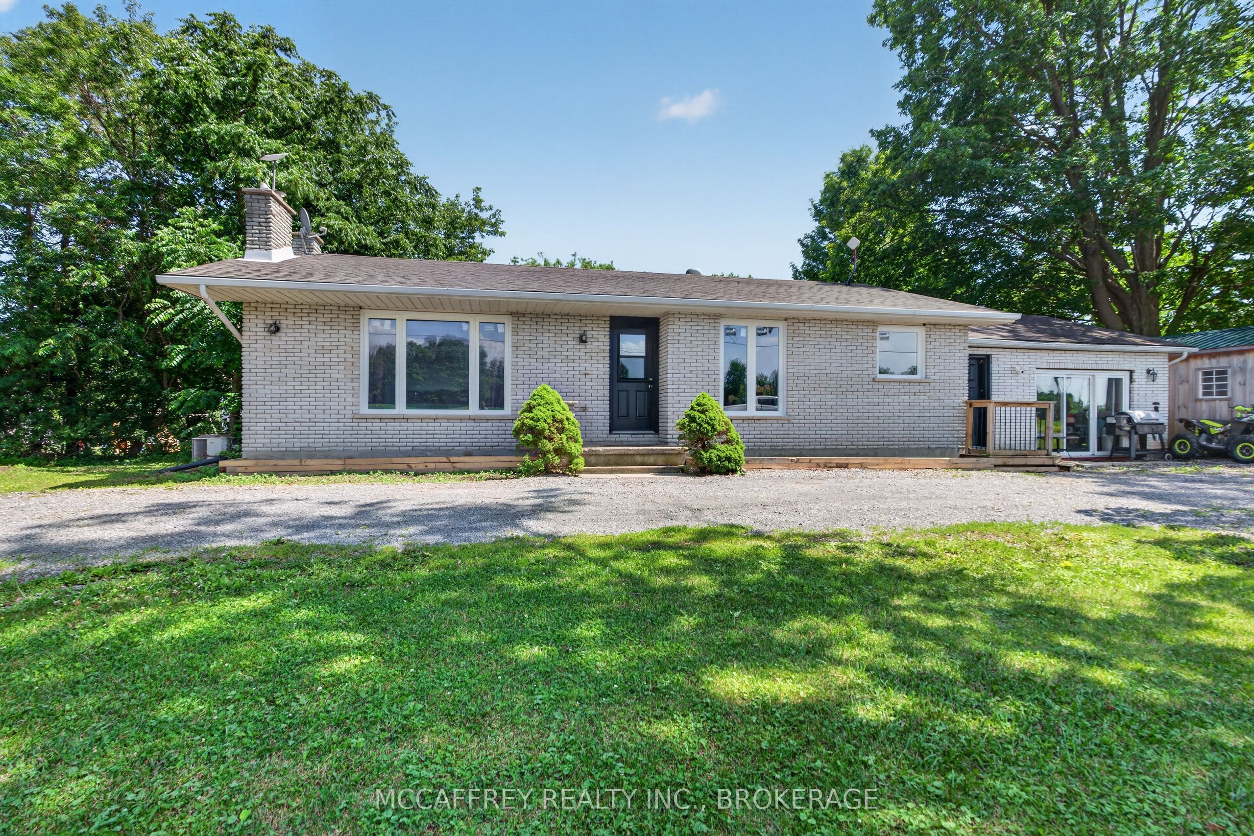 1692 Sharpe Road Property Photo 3