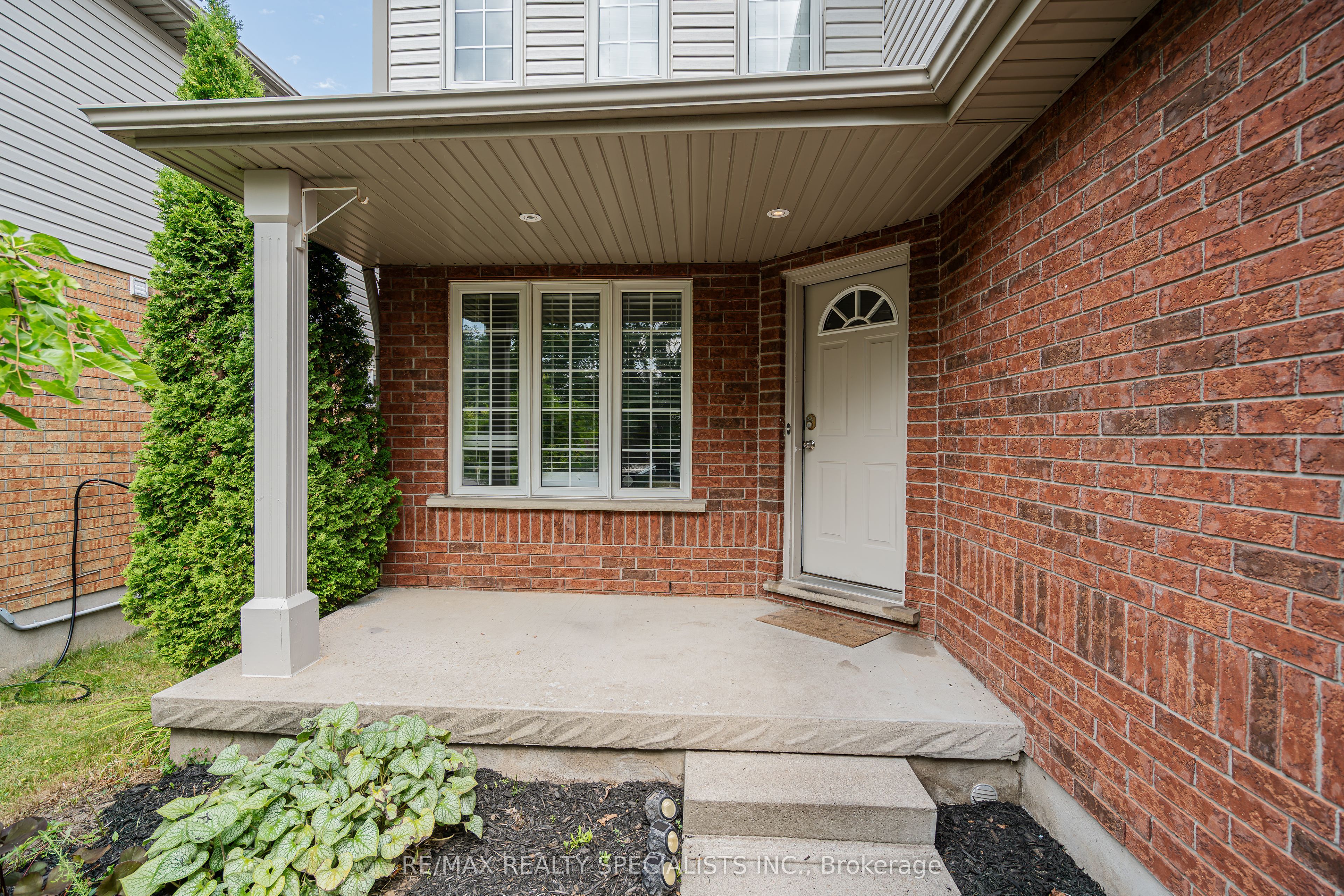 236 Summerfield Drive Property Photo 2