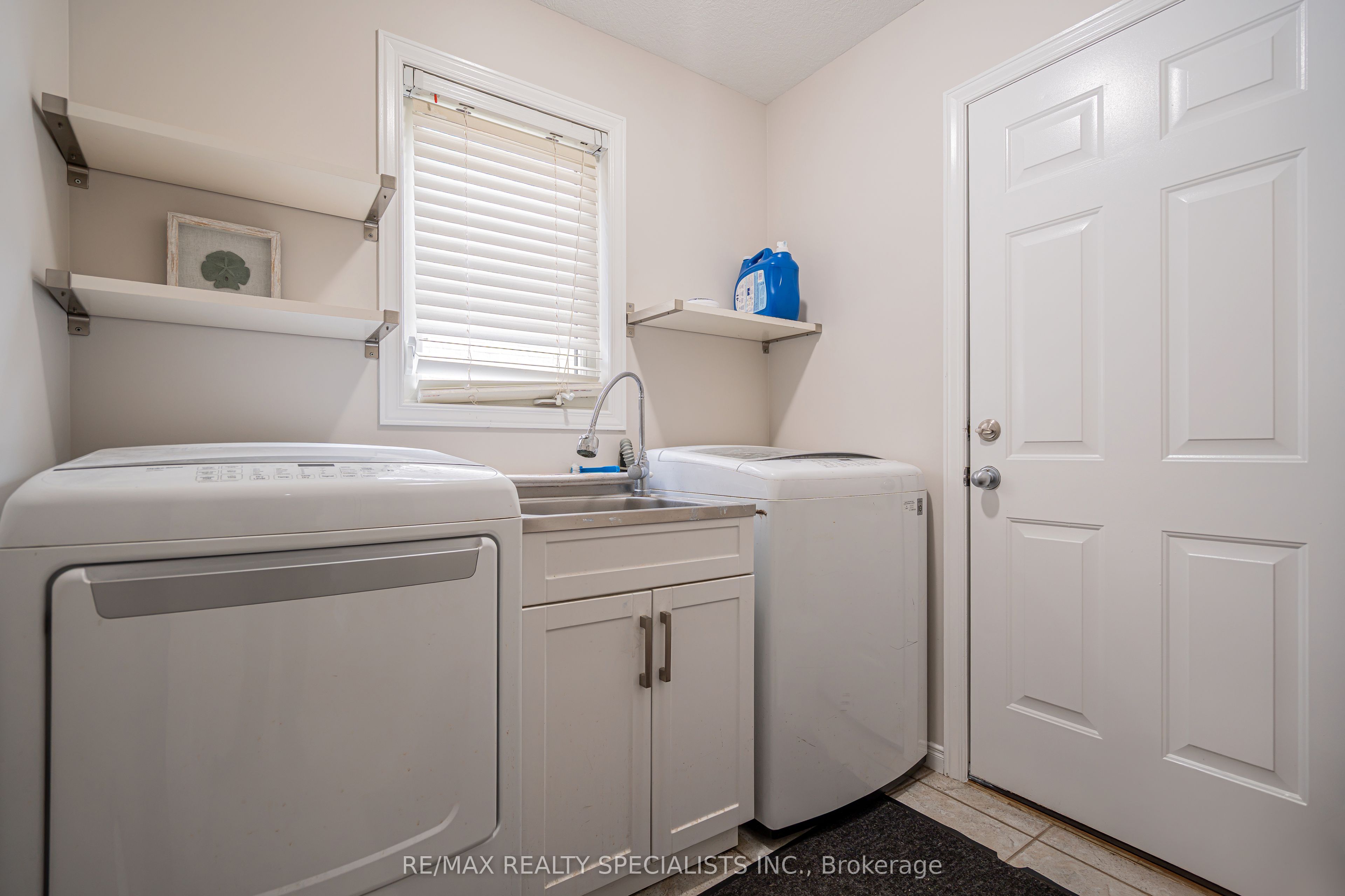 236 Summerfield Drive Property Photo 8