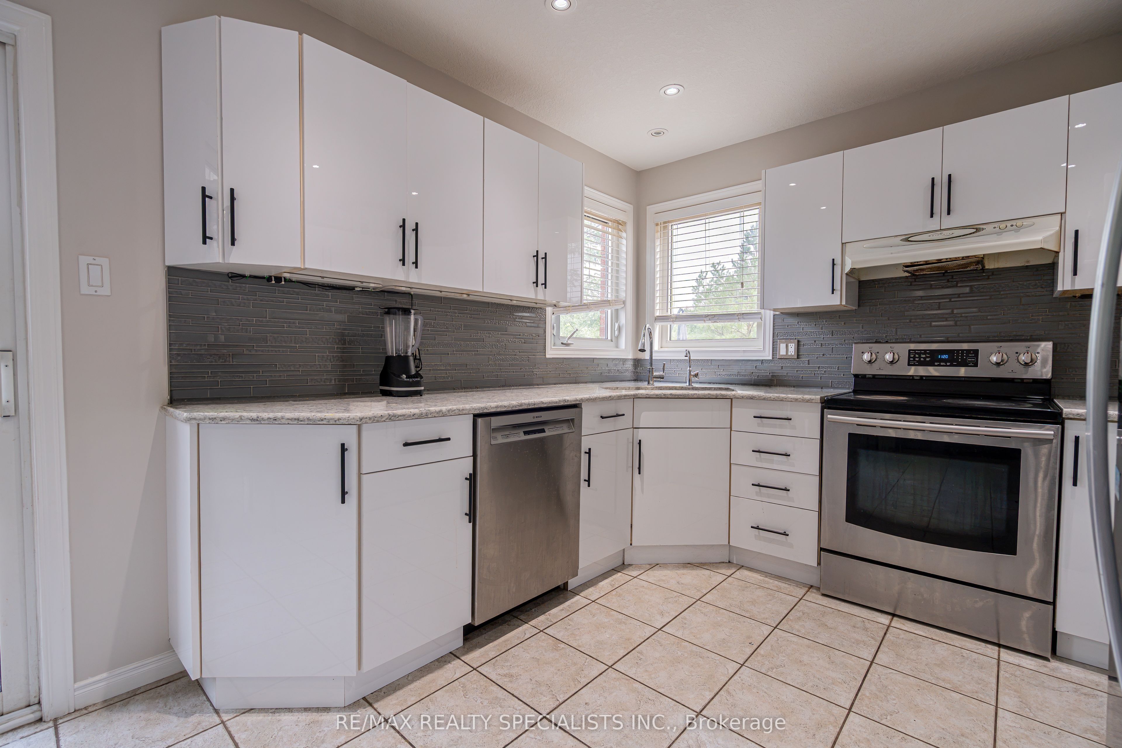 236 Summerfield Drive Property Photo 17