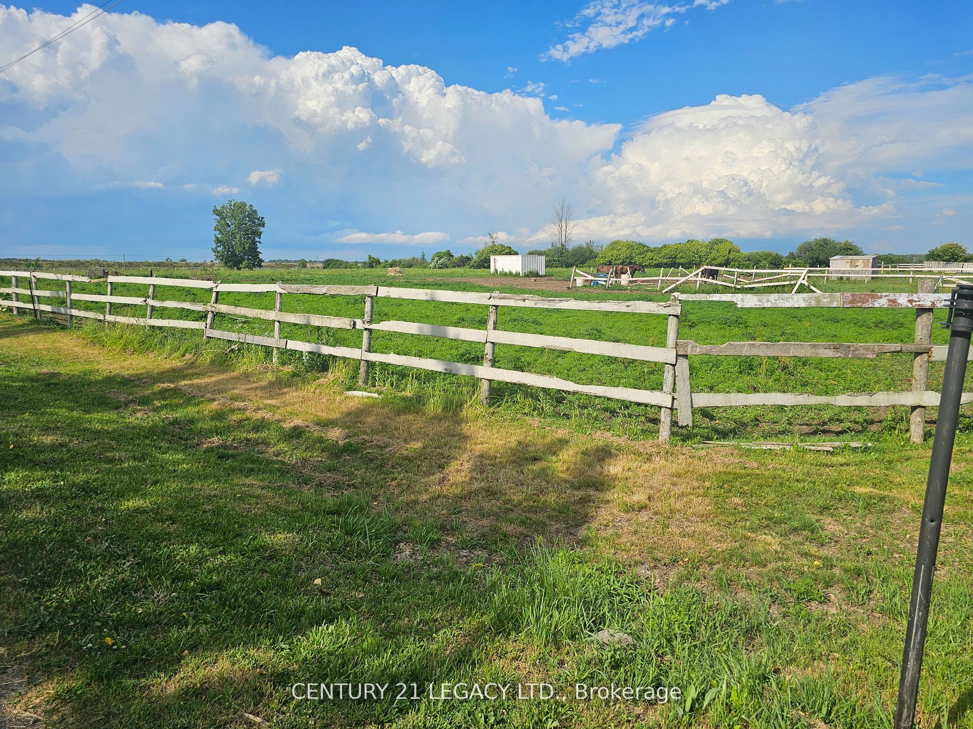 2569 Bertie Road Property Photo 2