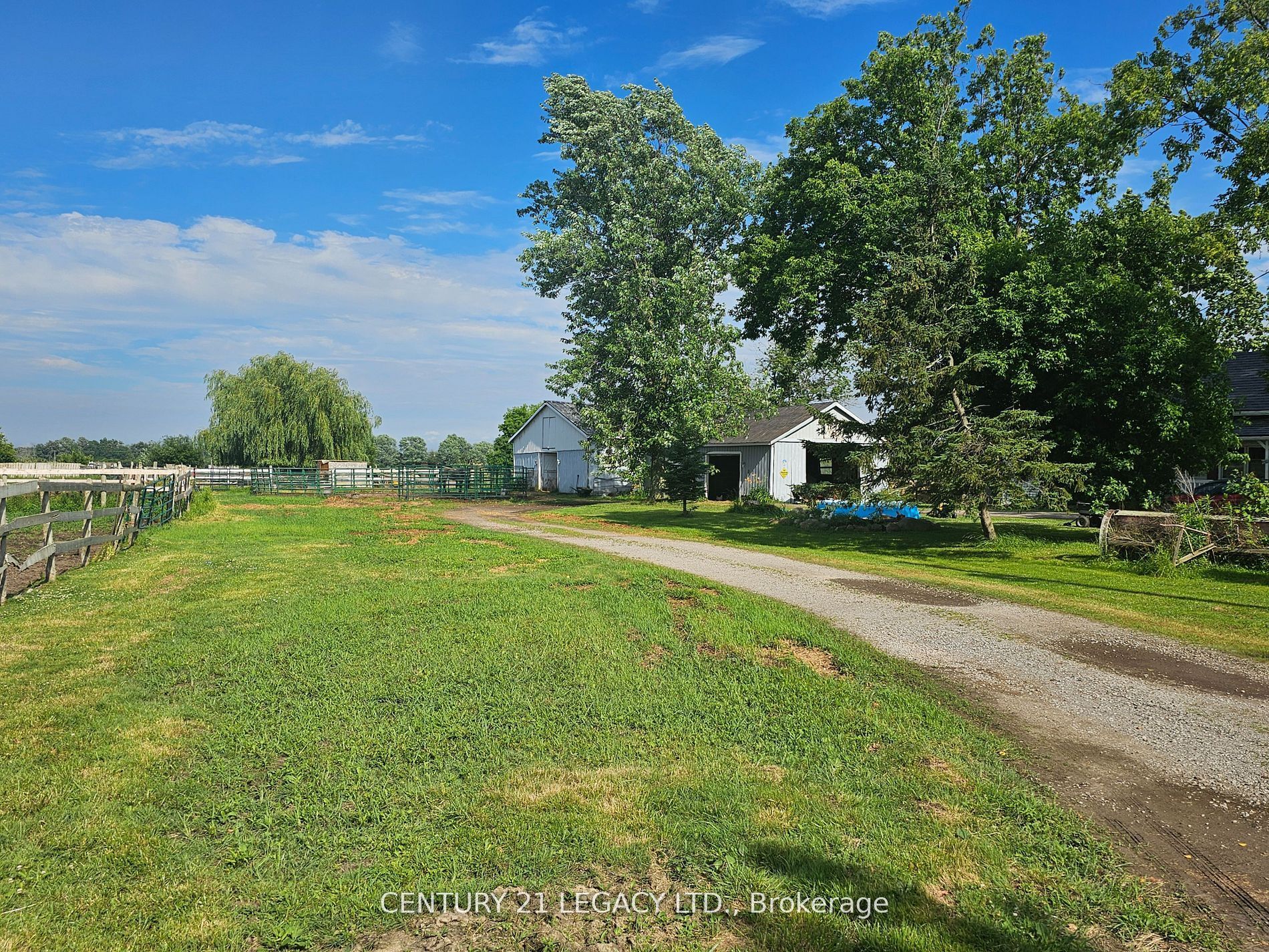 2569 Bertie Road Property Photo 10