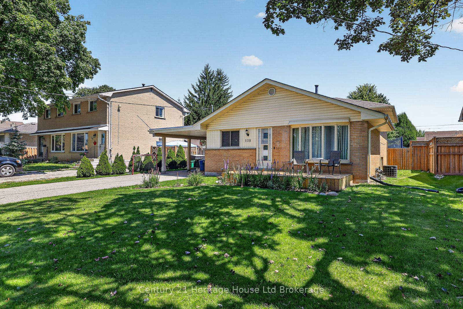 138 Lyndale Crescent Property Photo 8
