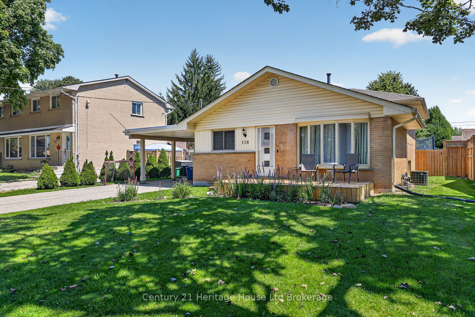 138 Lyndale Crescent Property Photo 9