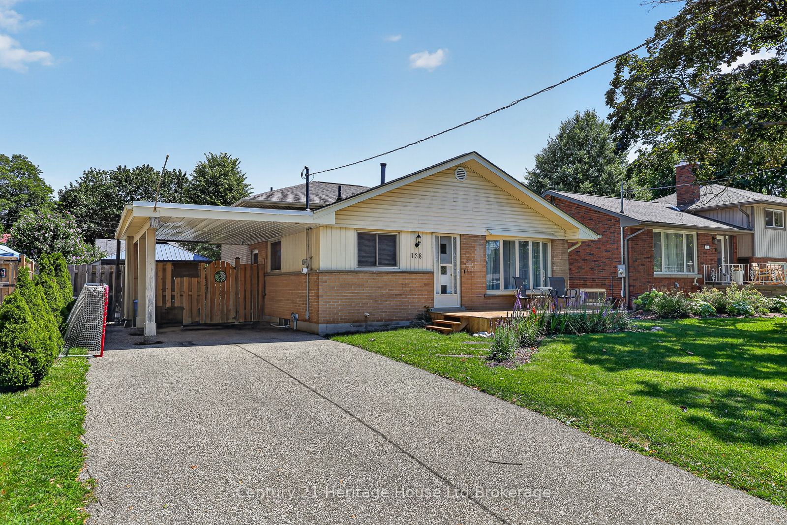 138 Lyndale Crescent Property Photo 10