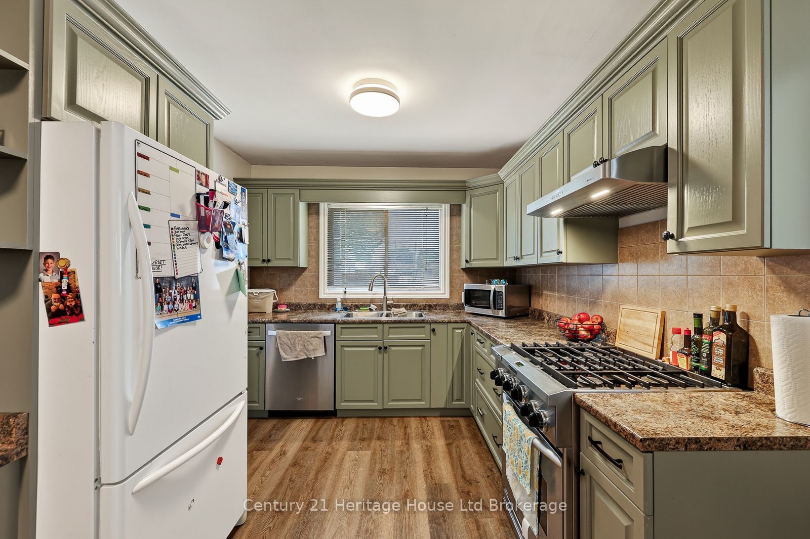 138 Lyndale Crescent Property Photo 16