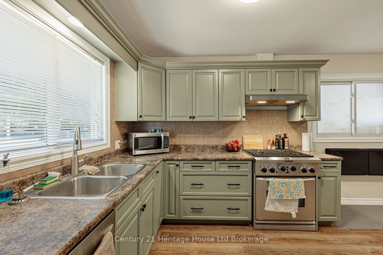 138 Lyndale Crescent Property Photo 18