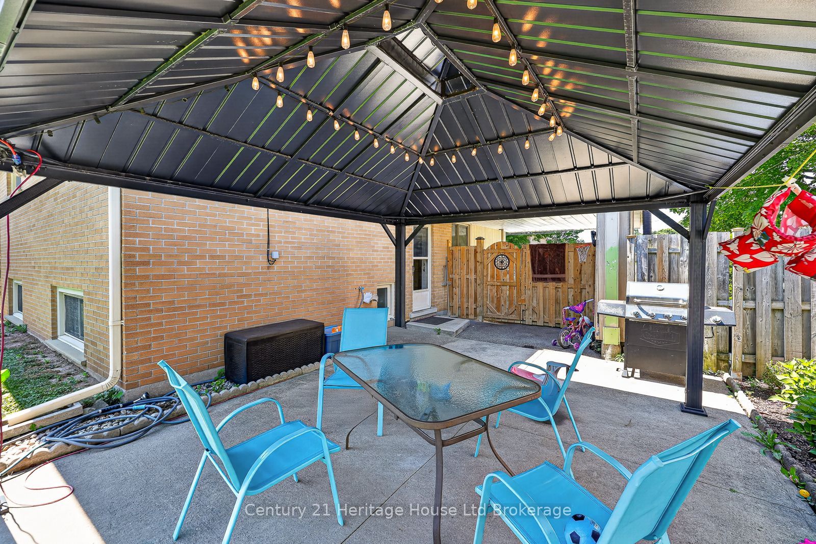 138 Lyndale Crescent Property Photo 32