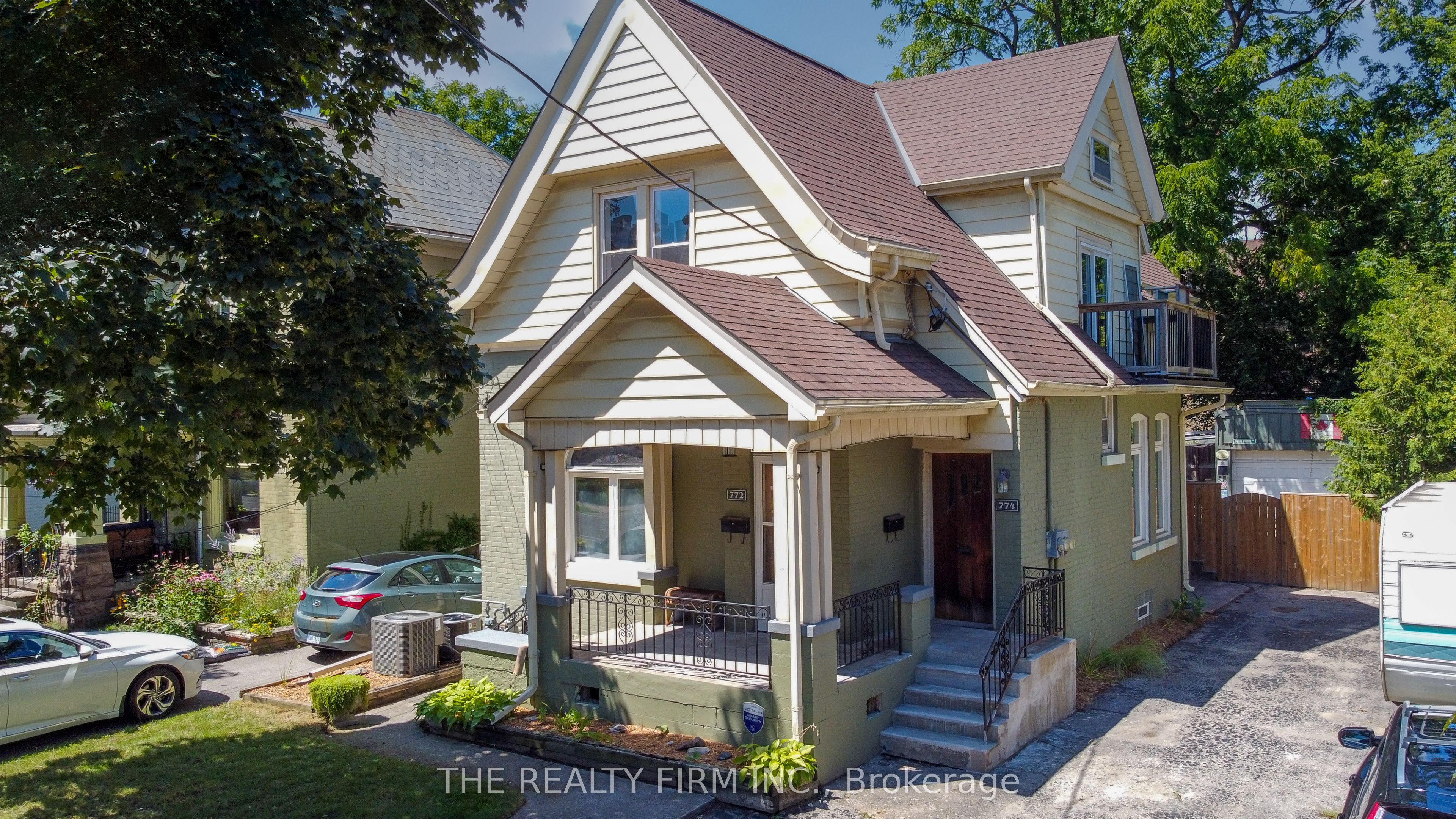 772-774 Queens Avenue Property Photo 1
