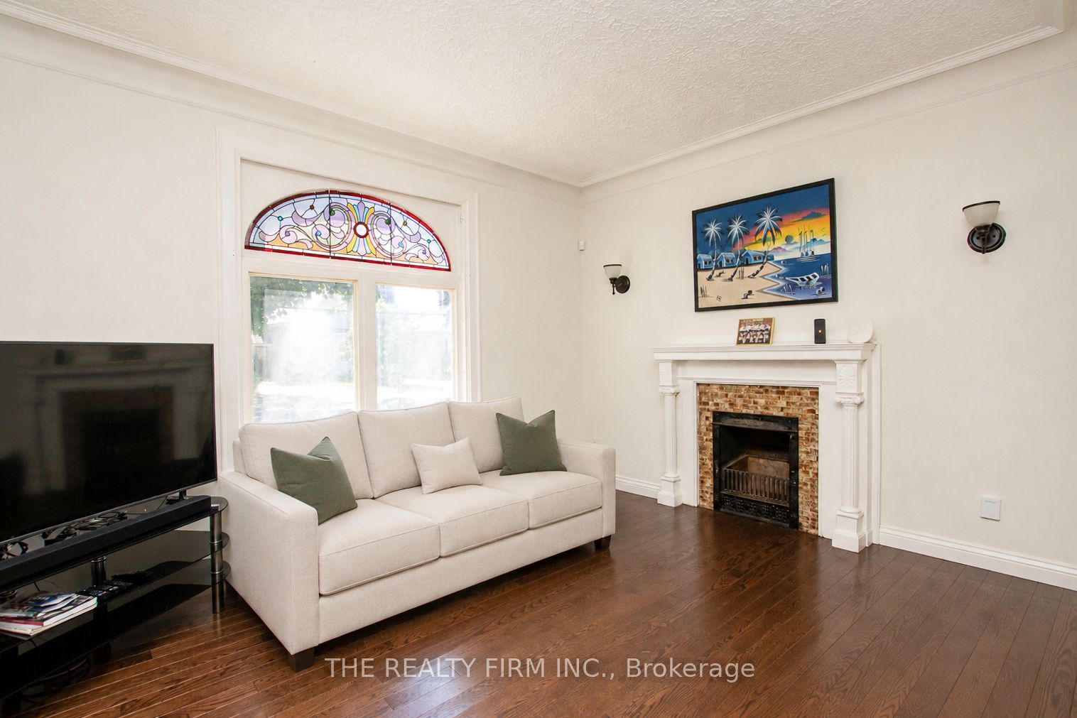 772-774 Queens Avenue Property Photo 3