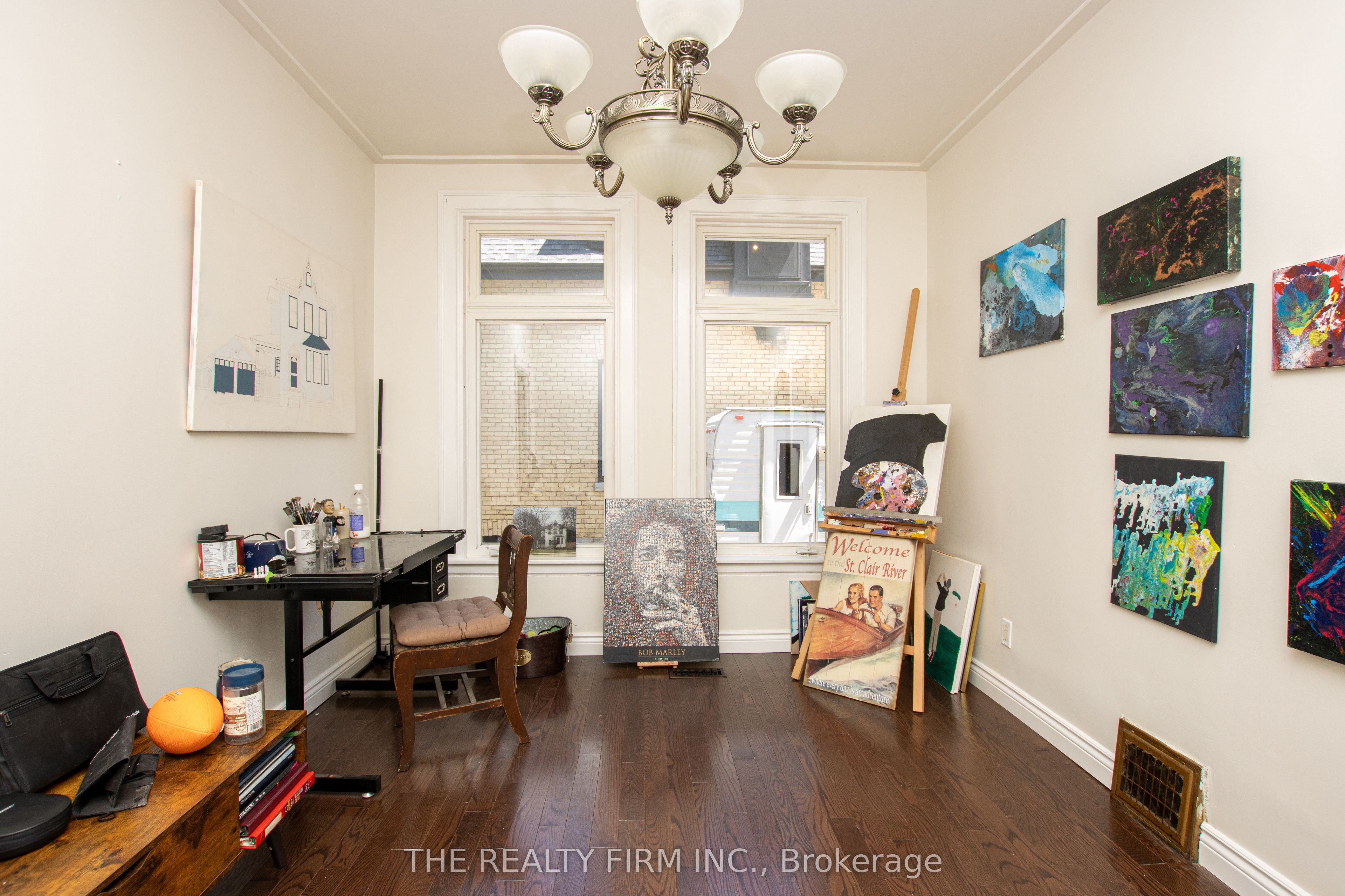 772-774 Queens Avenue Property Photo 5