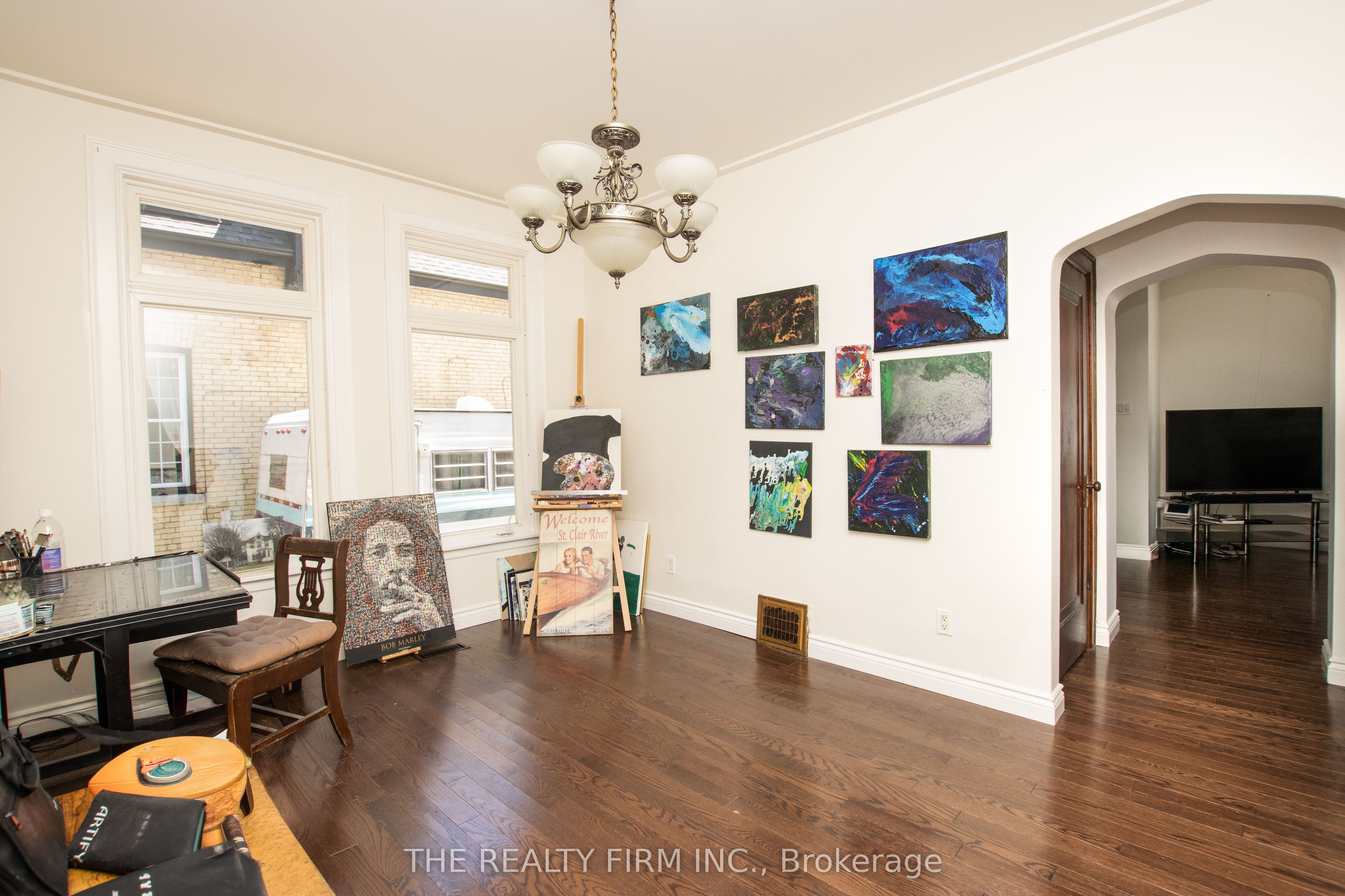 772-774 Queens Avenue Property Photo 6