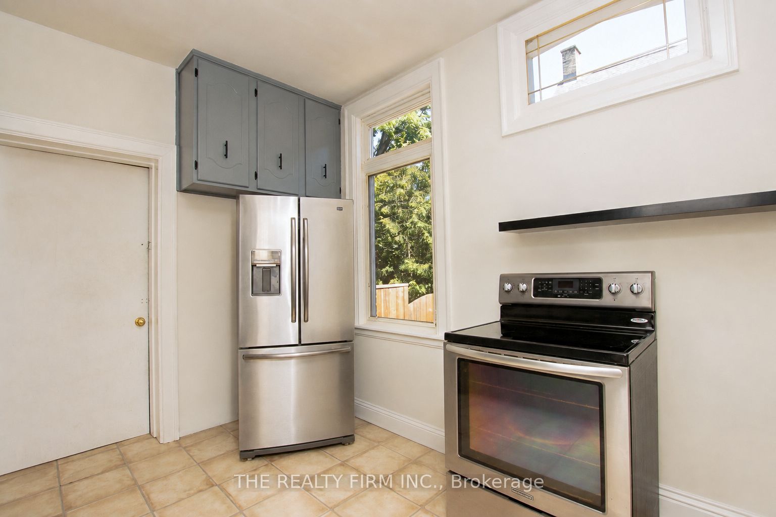 772-774 Queens Avenue Property Photo 7