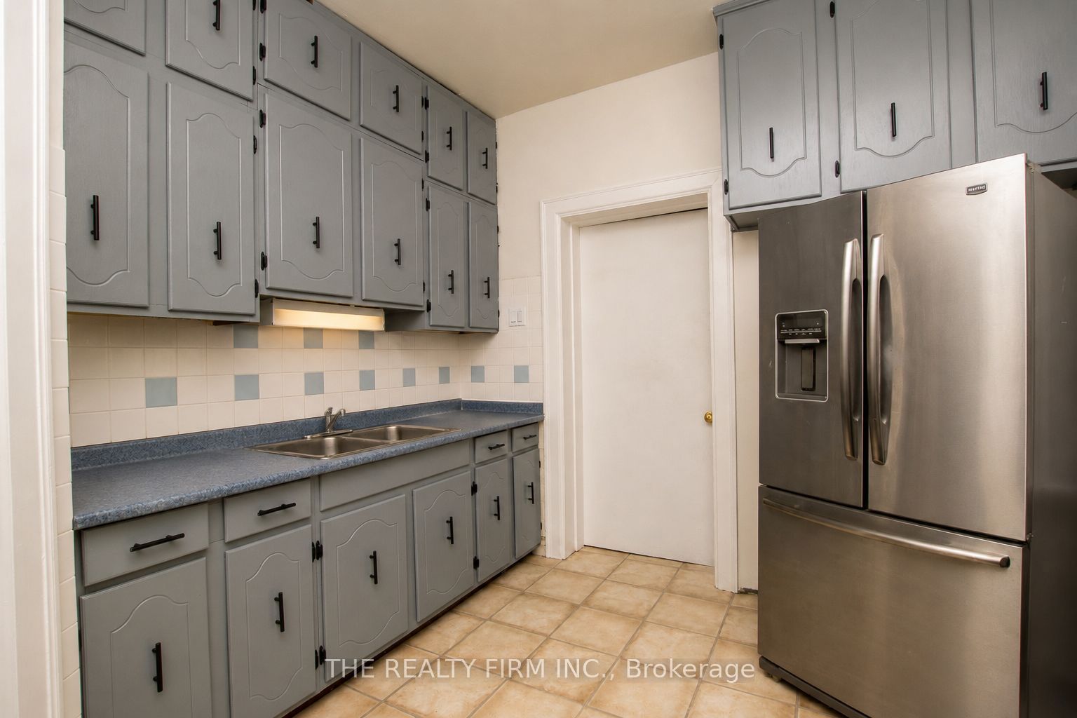 772-774 Queens Avenue Property Photo 9