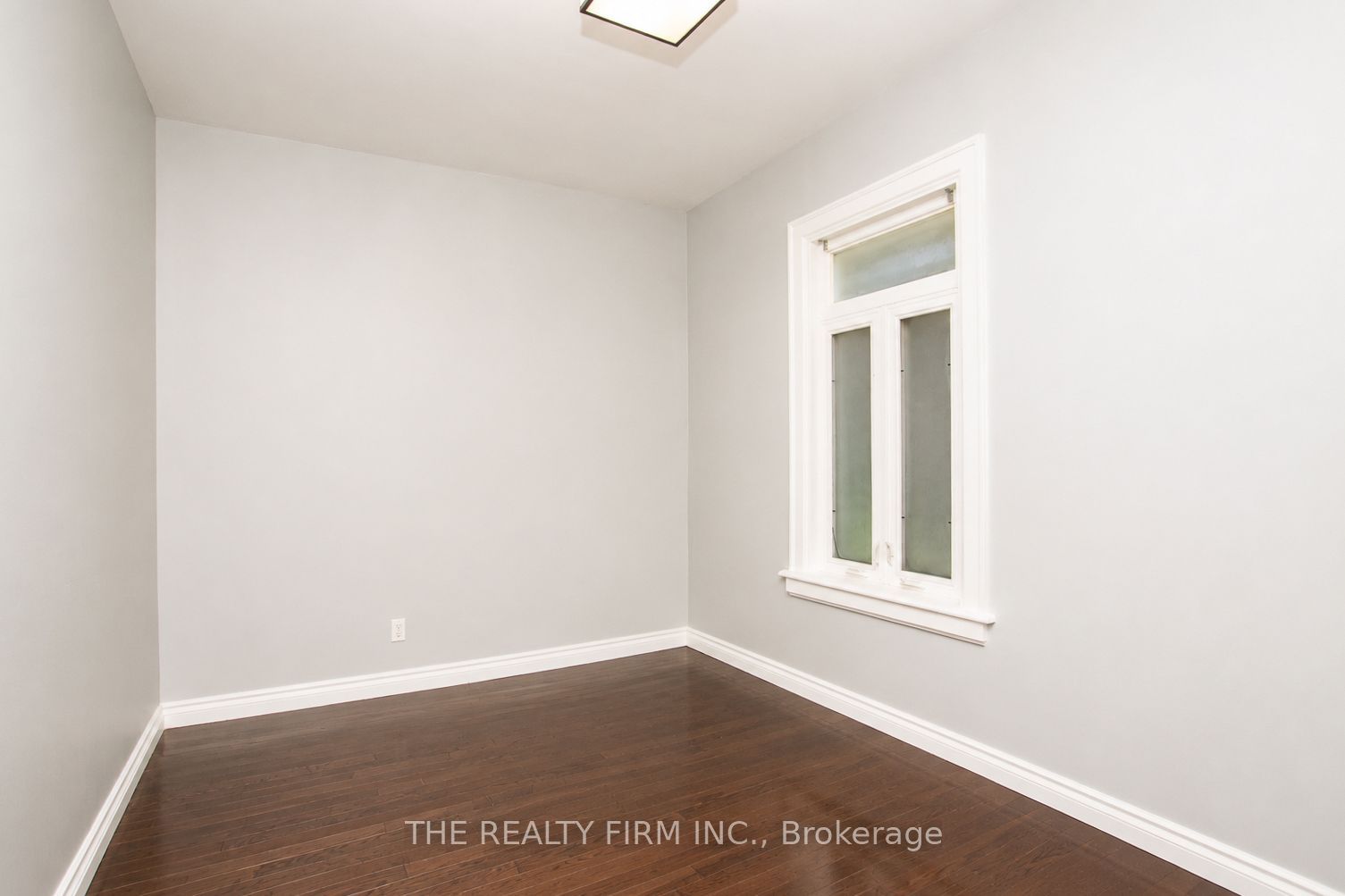 772-774 Queens Avenue Property Photo 10