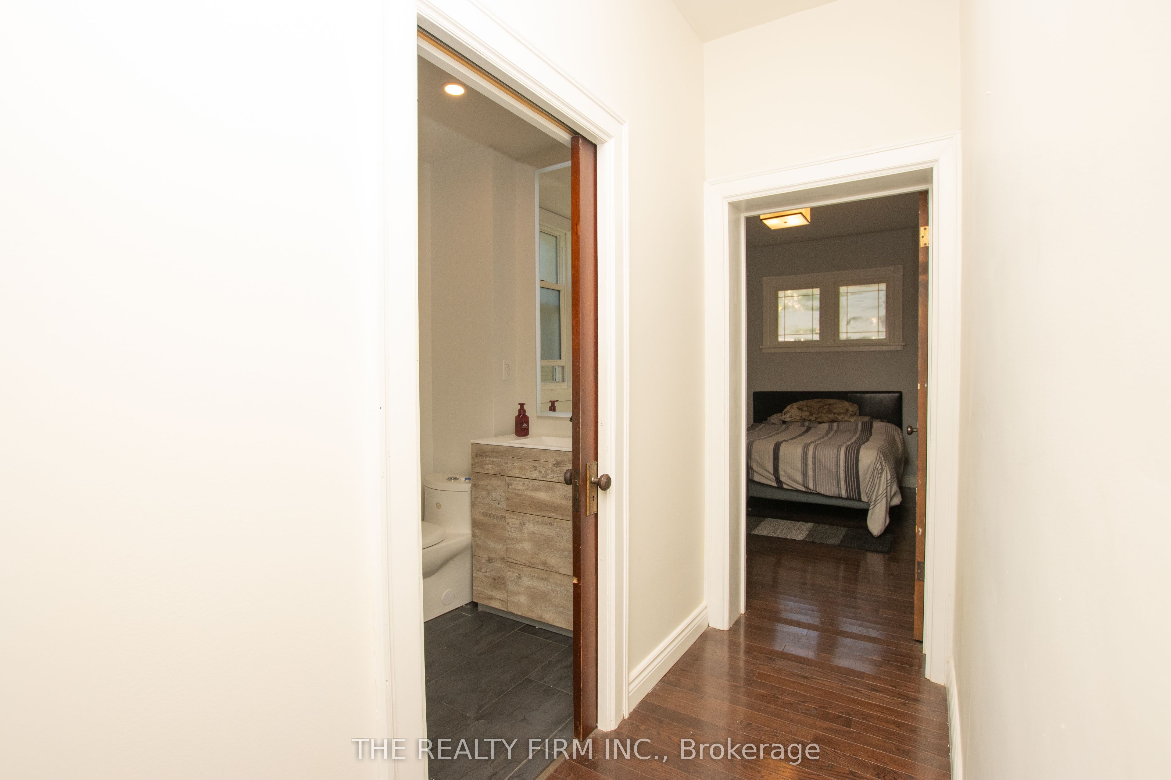 772-774 Queens Avenue Property Photo 12