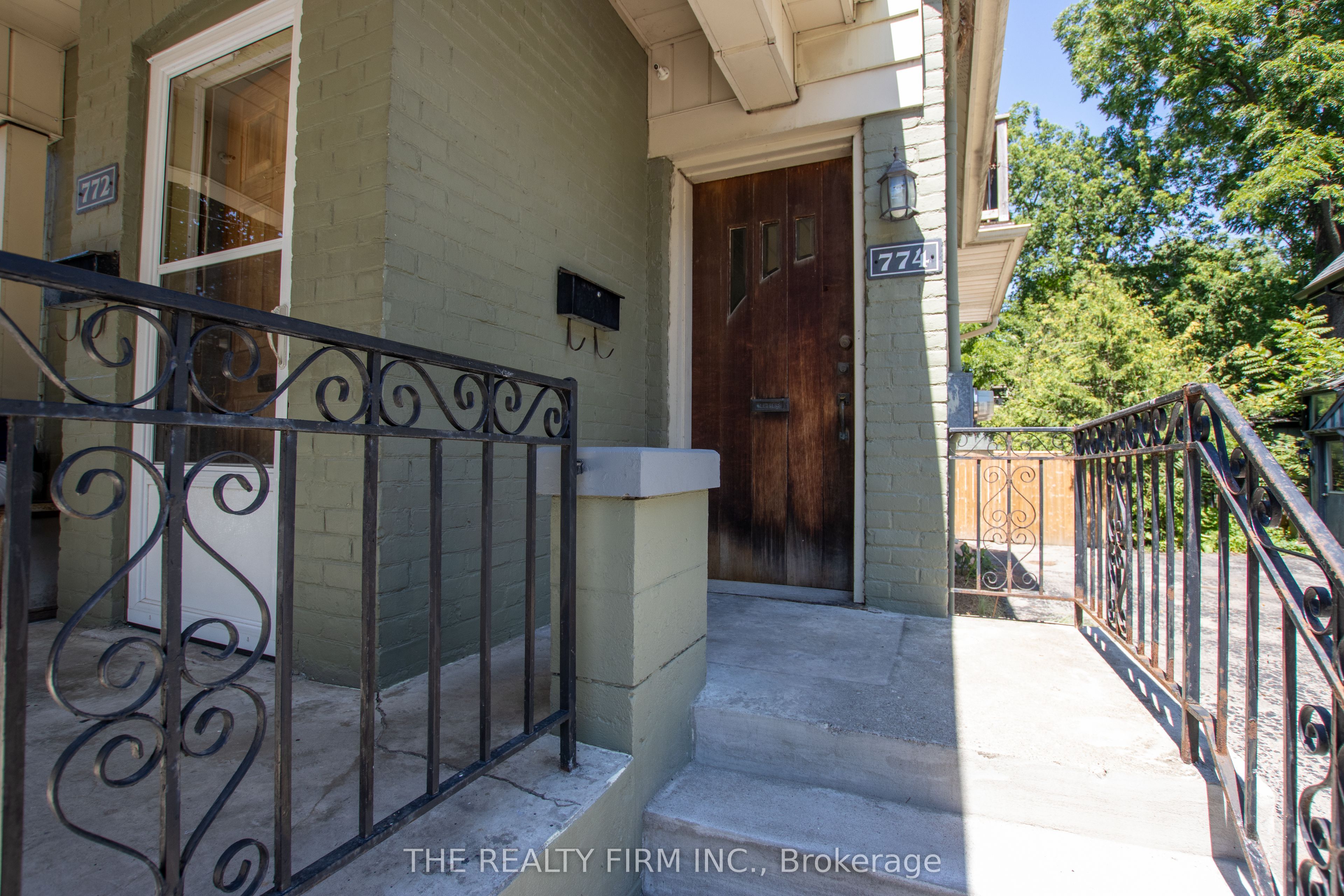 772-774 Queens Avenue Property Photo 19