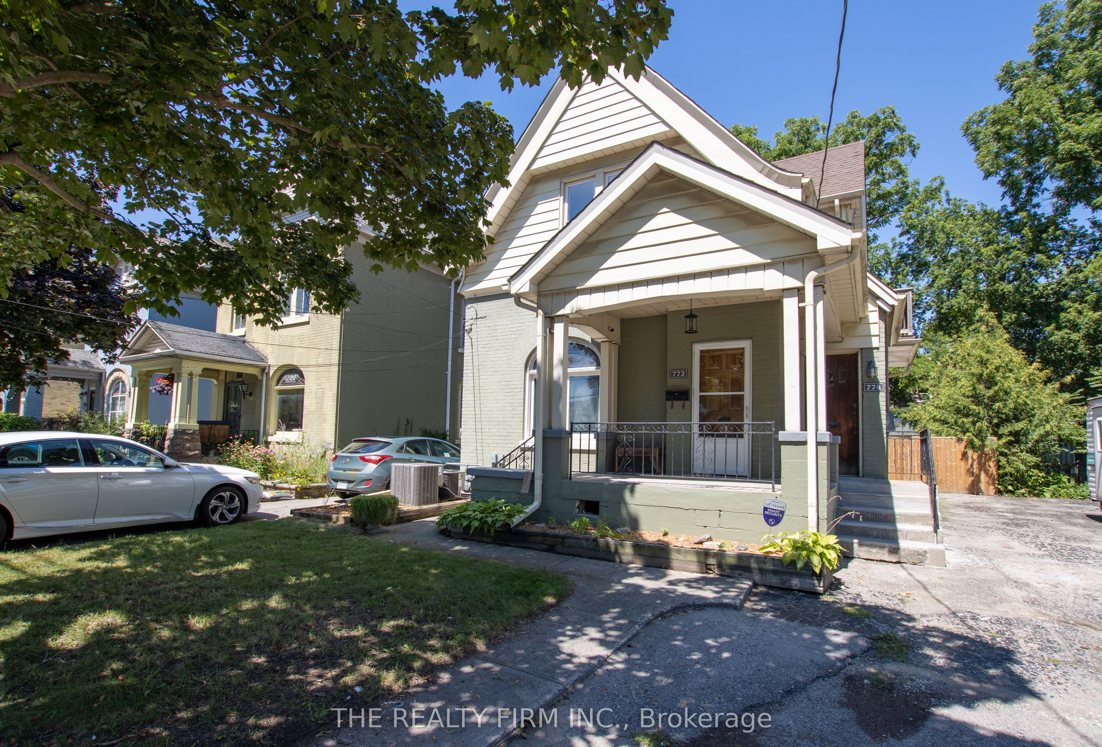 772-774 Queens Avenue Property Photo 20