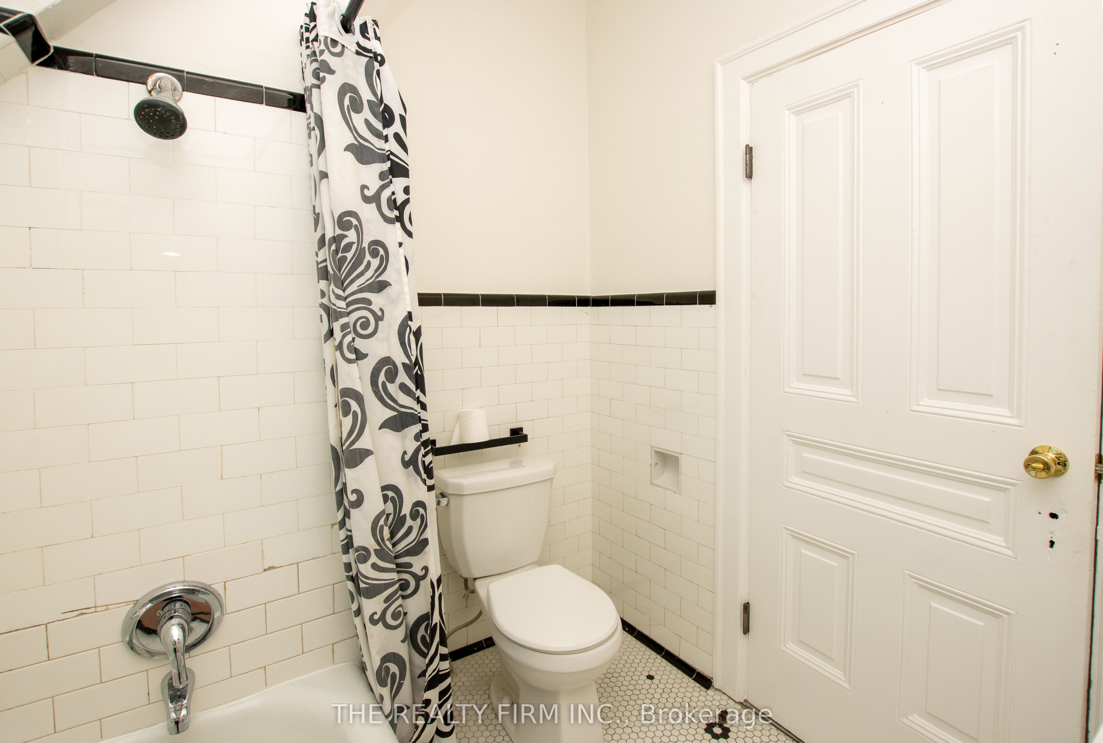 772-774 Queens Avenue Property Photo 33