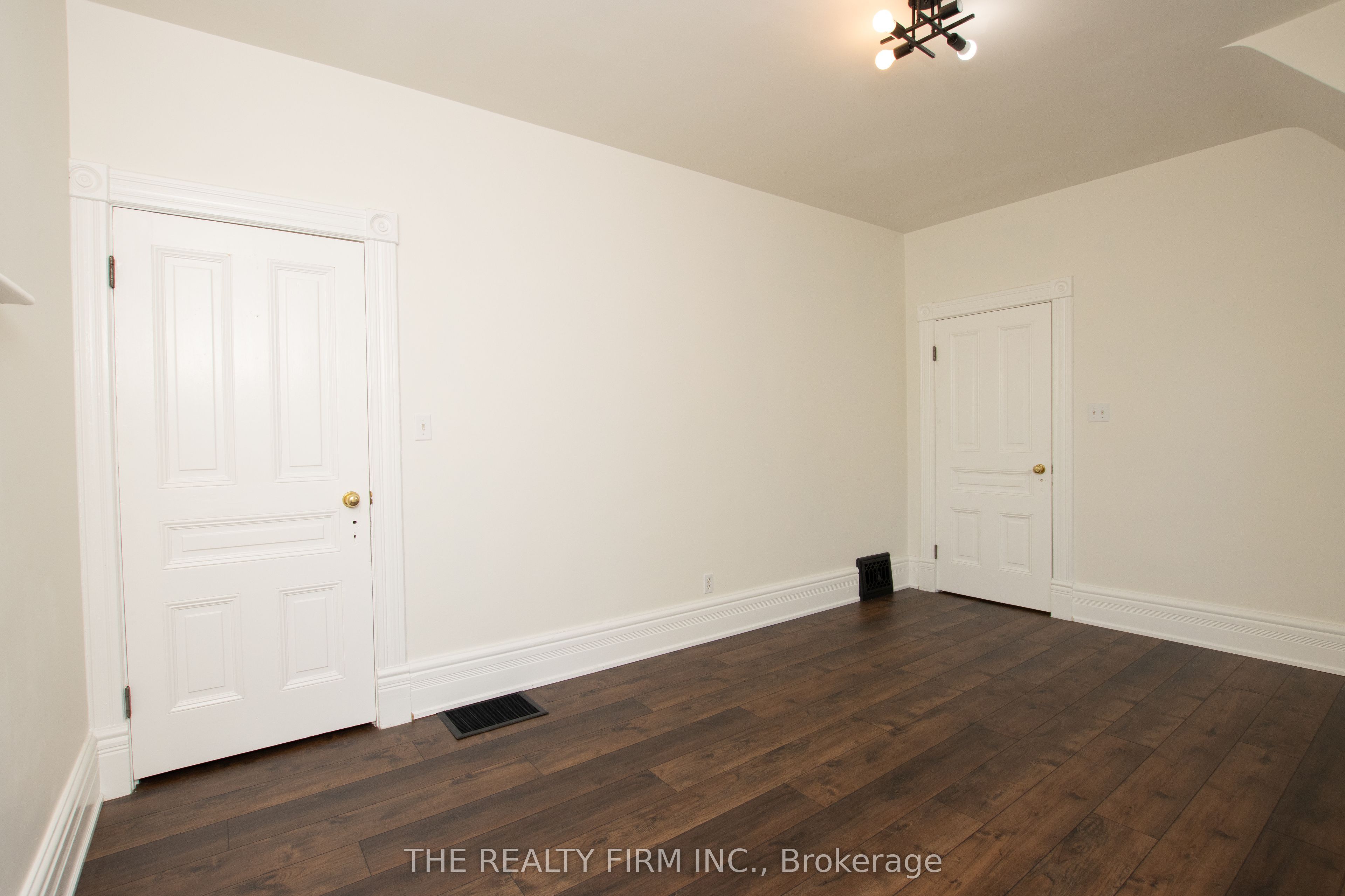772-774 Queens Avenue Property Photo 35