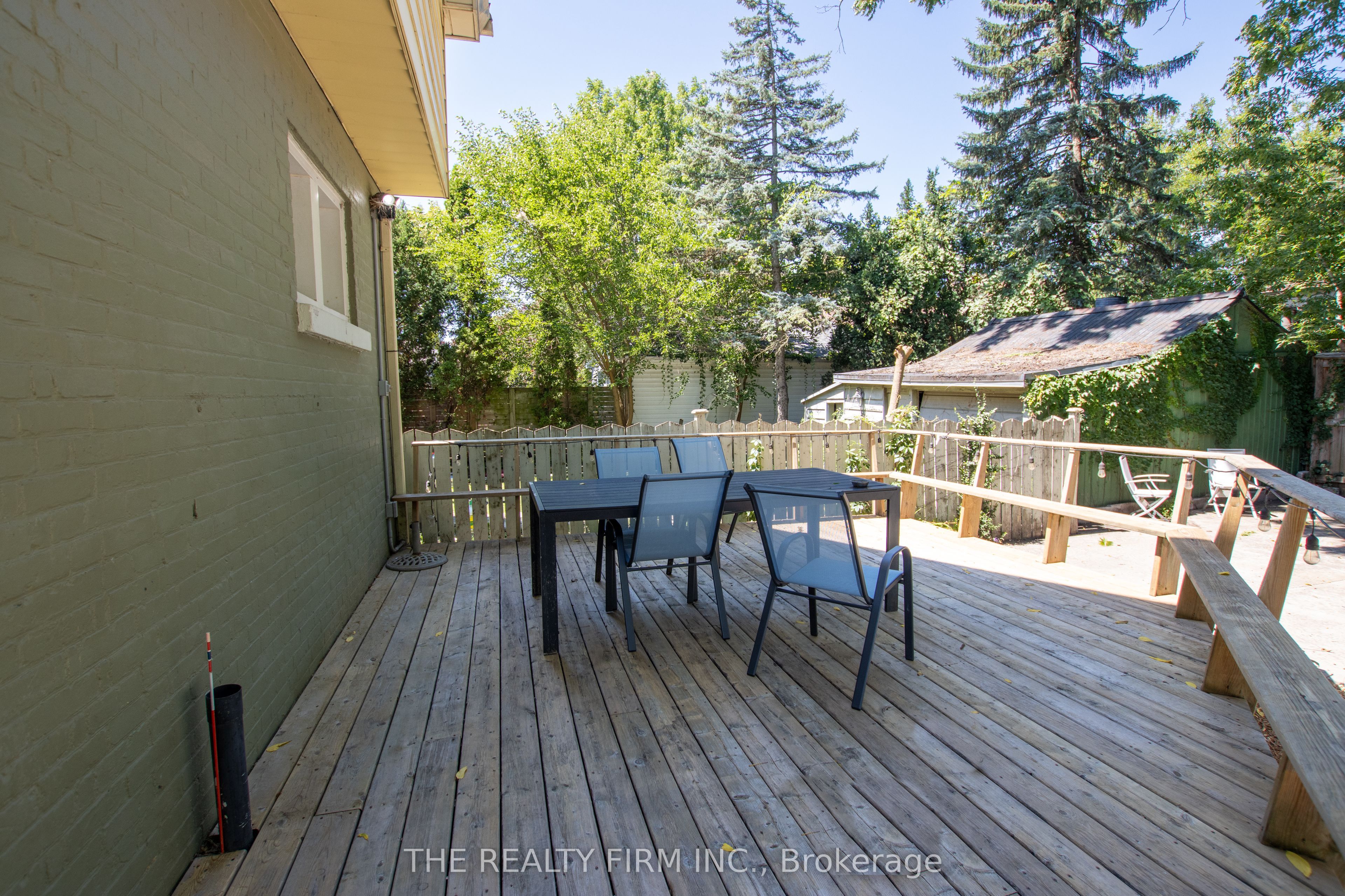 772-774 Queens Avenue Property Photo 39