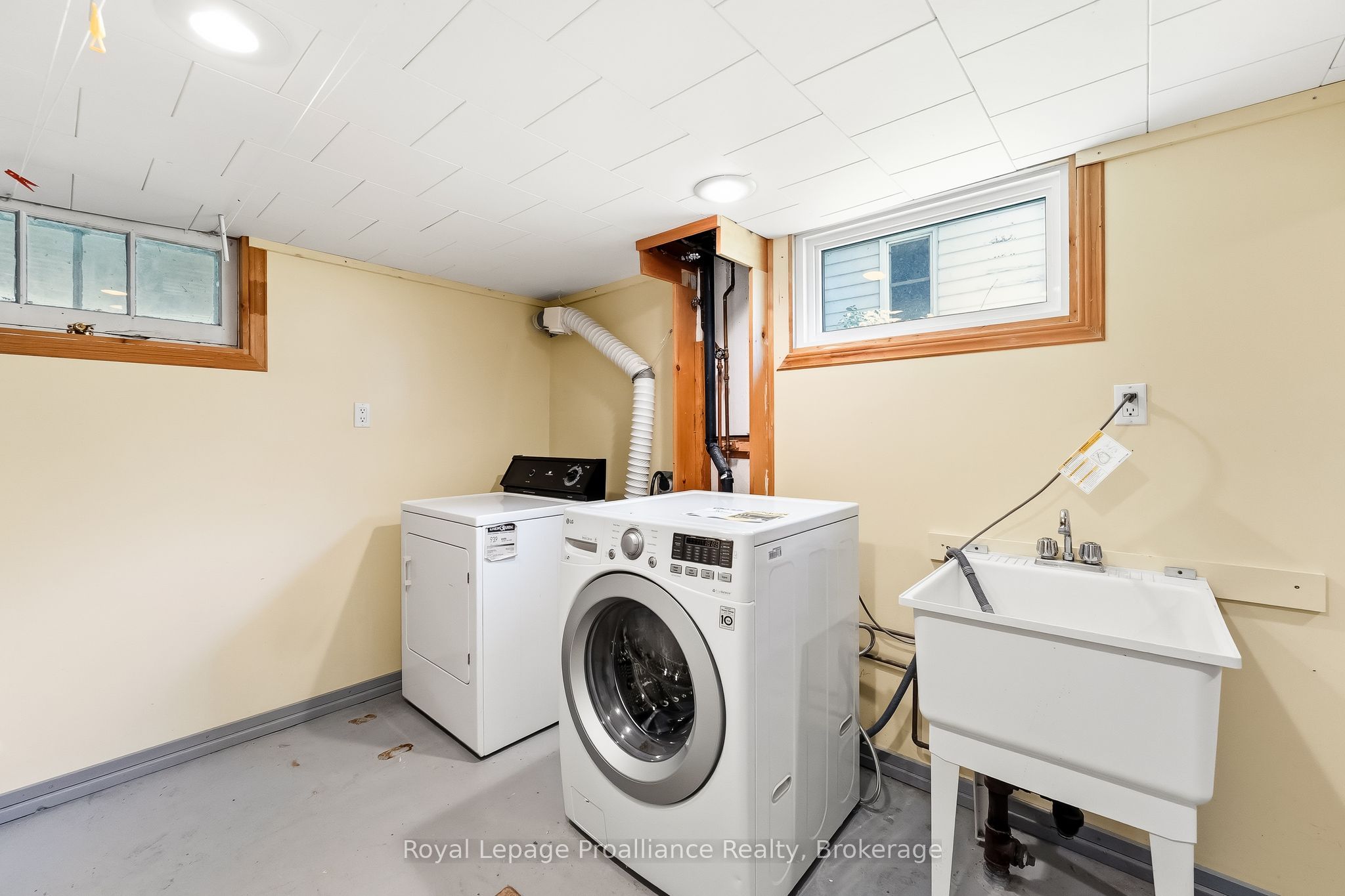 29 Bramley Street S Property Photo 33
