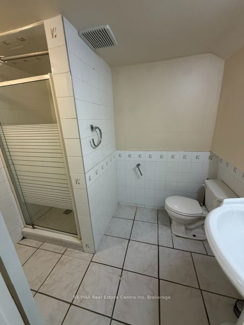 22 Calais Place E Property Photo 6