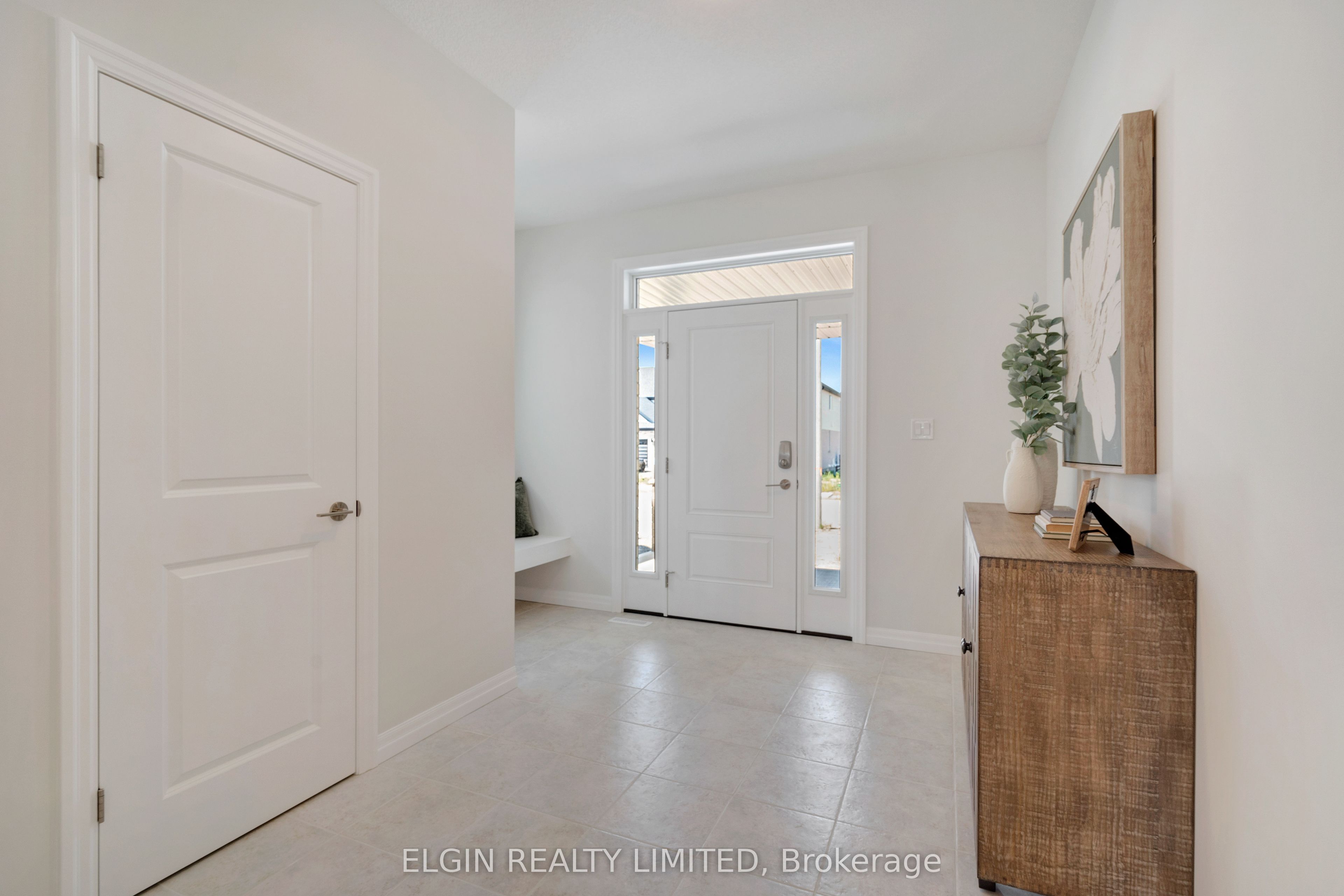 75 Hemlock Crescent Property Photo 3