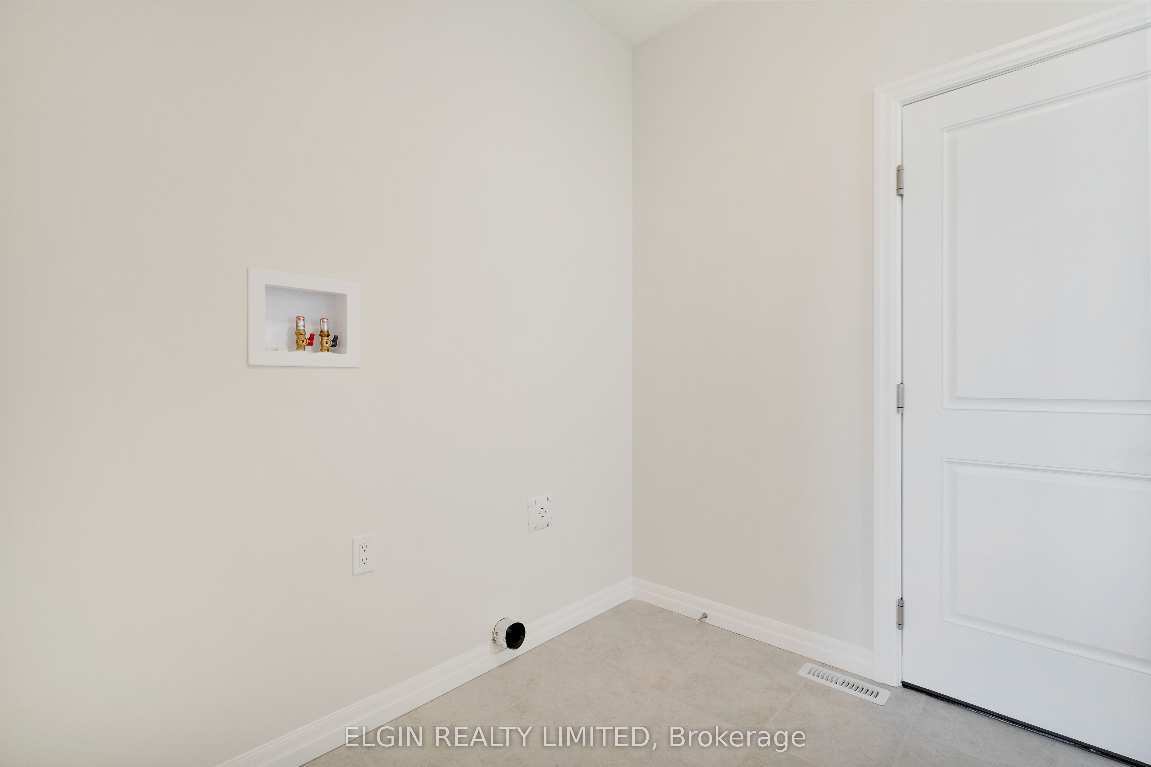 75 Hemlock Crescent Property Photo 18