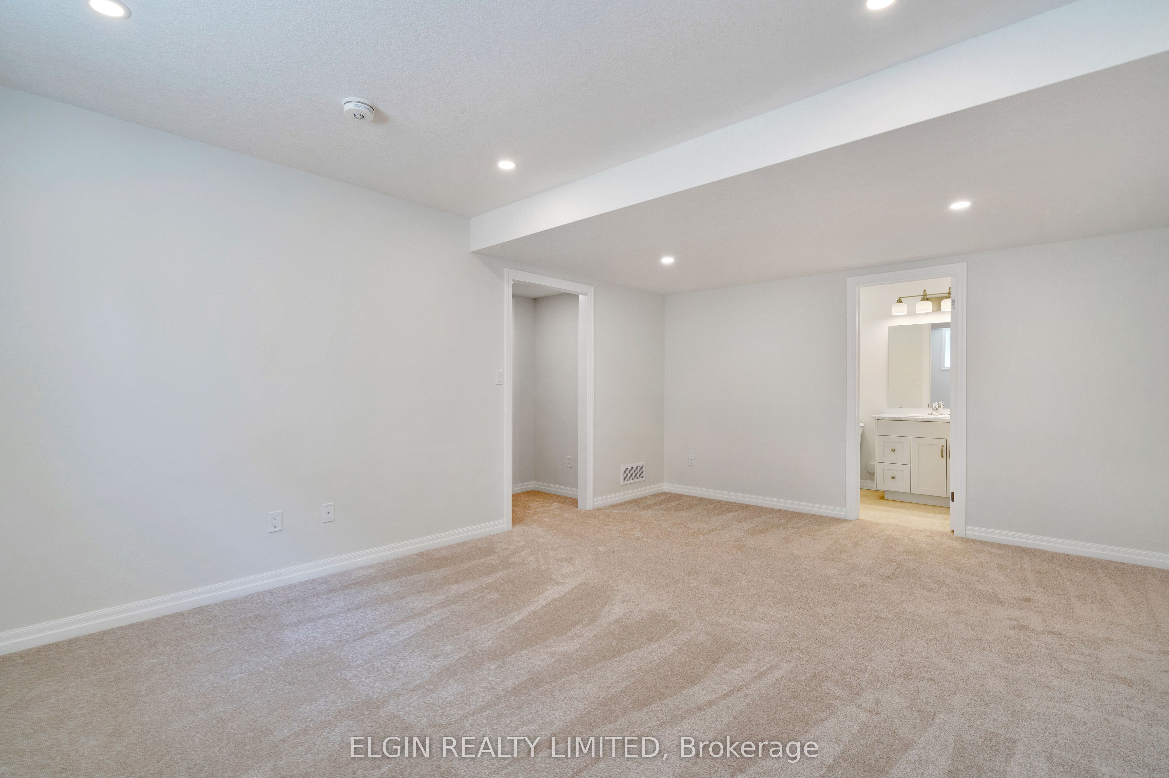 75 Hemlock Crescent Property Photo 34