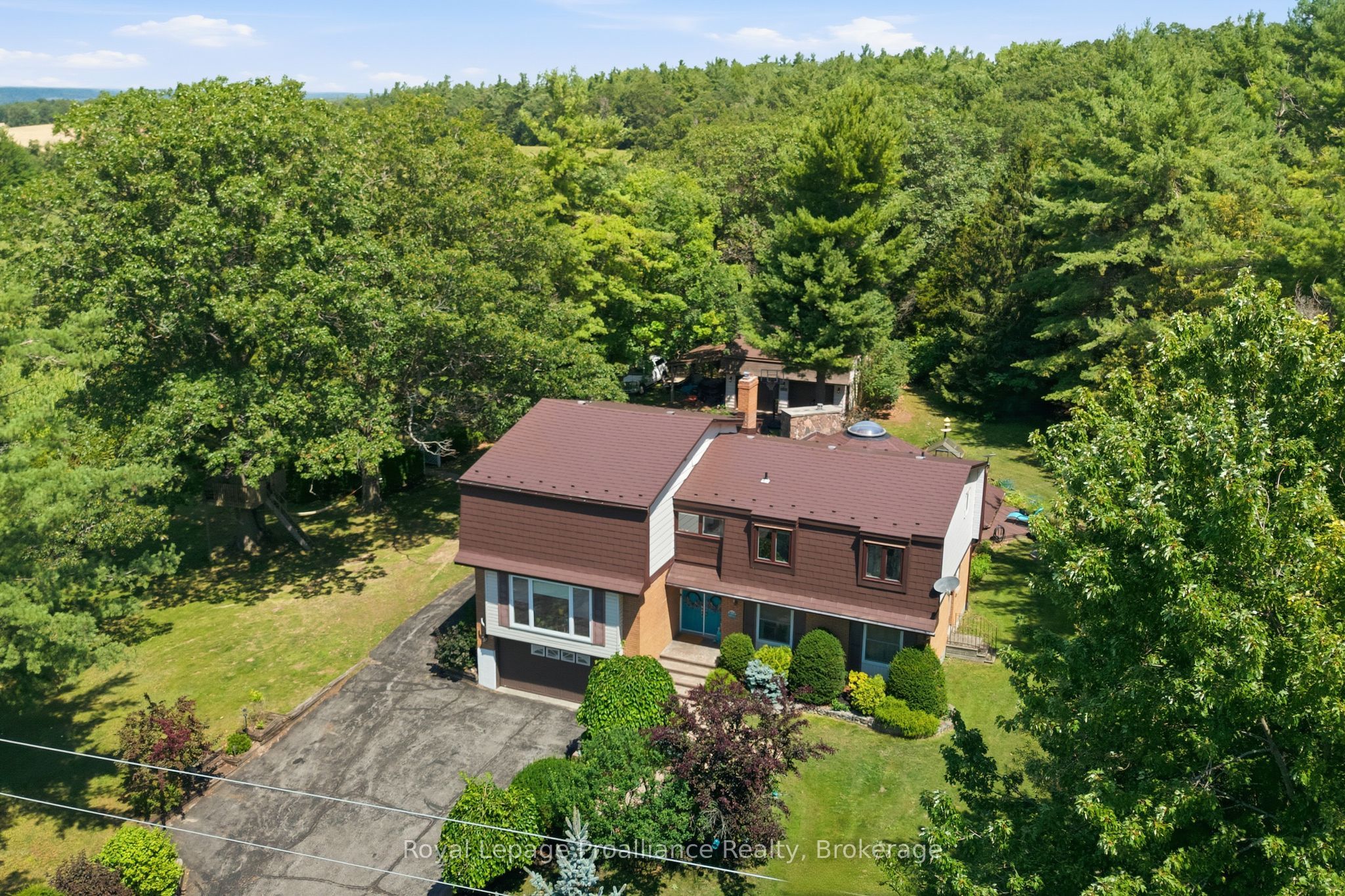 1698 Foxboro-stirling Road Property Photo 1