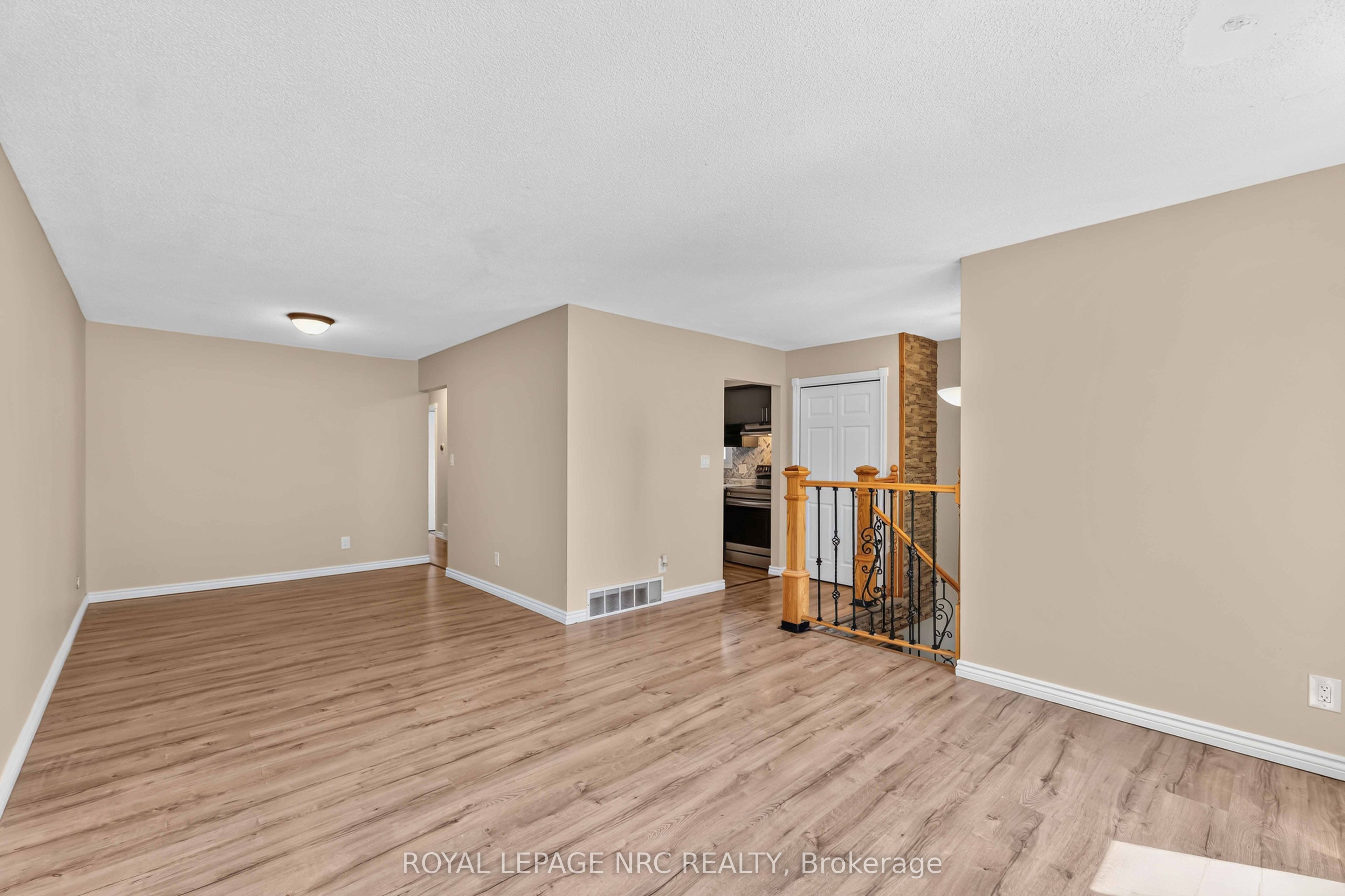 4 Saturn Road Property Photo 8