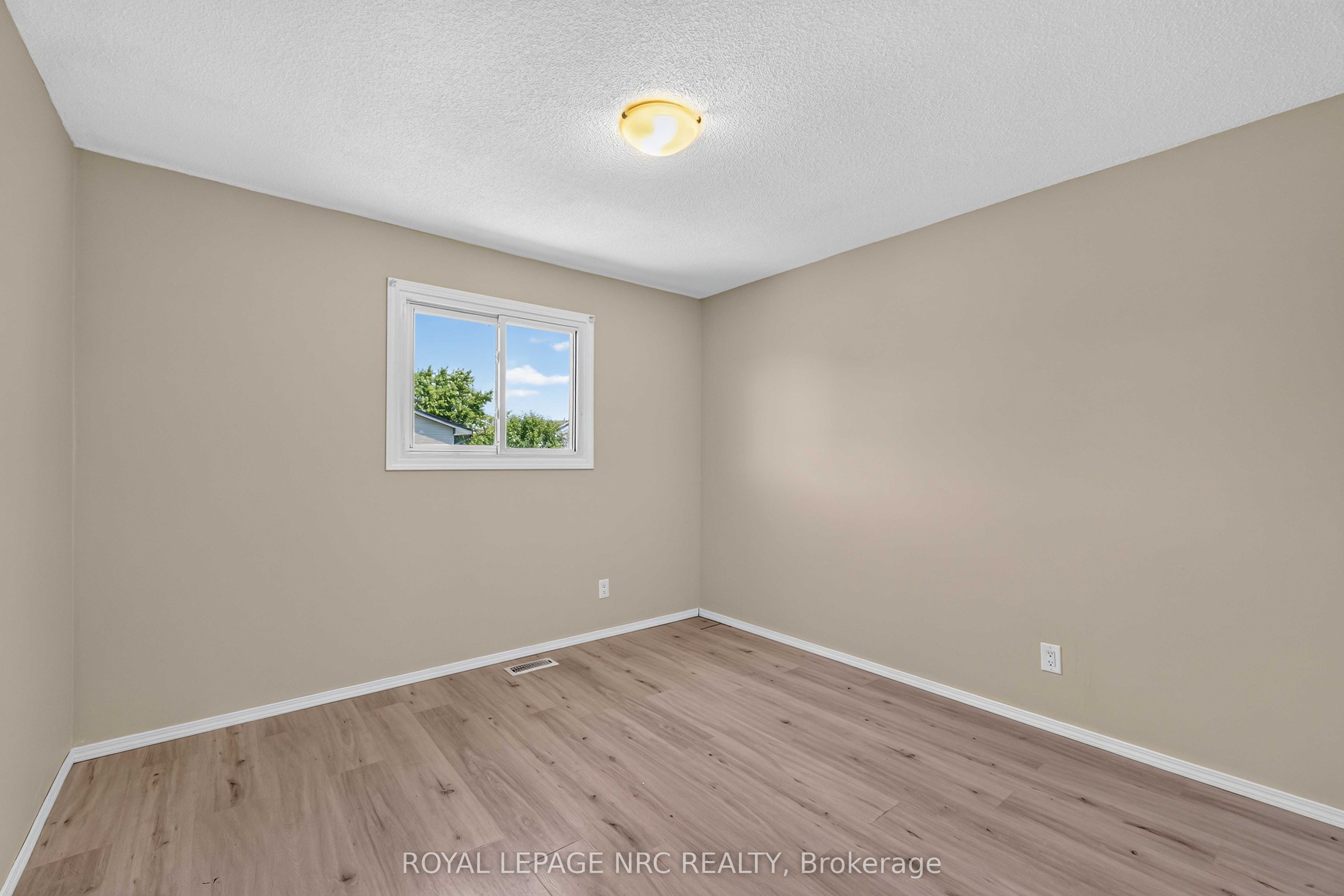 4 Saturn Road Property Photo 12
