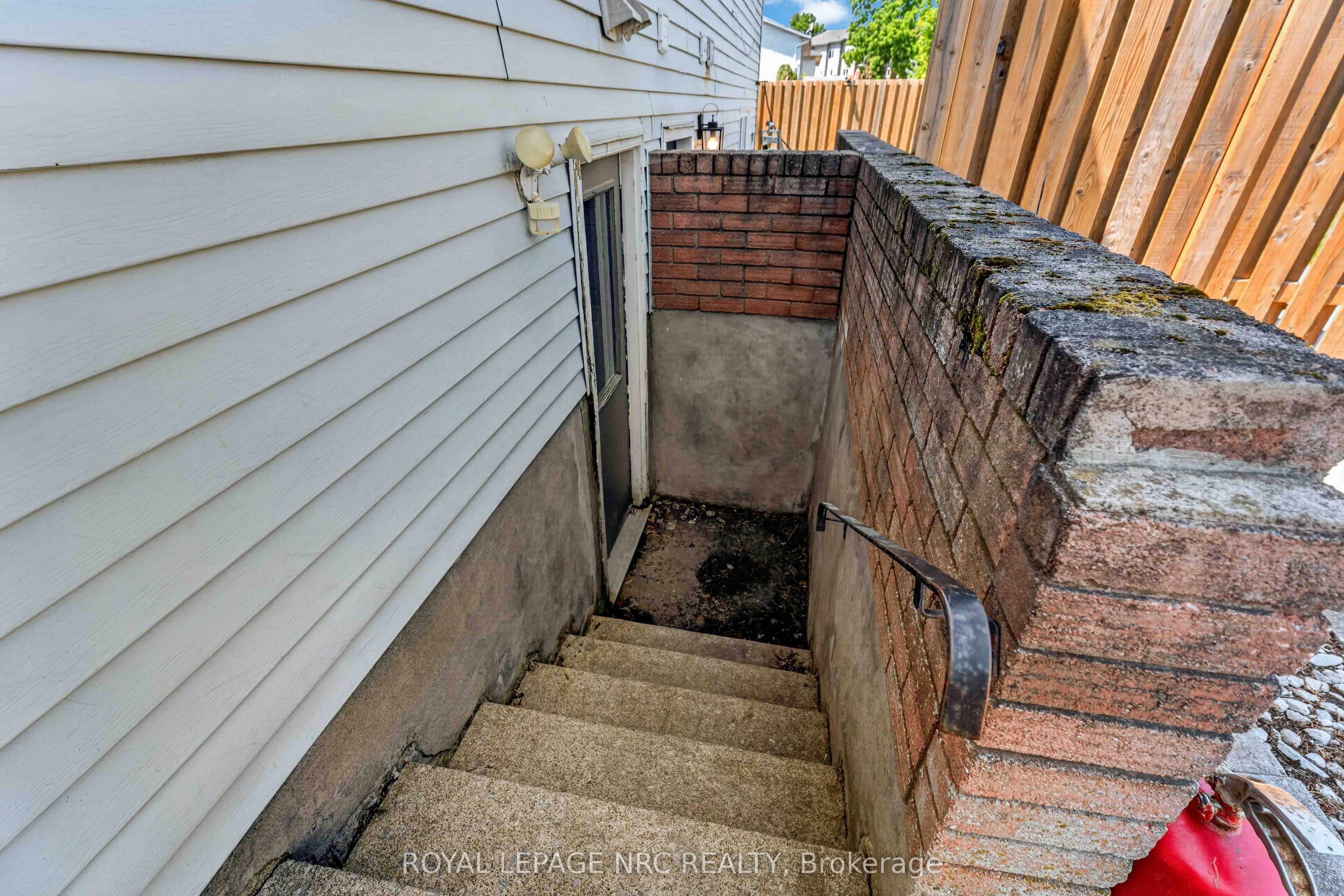 4 Saturn Road Property Photo 29