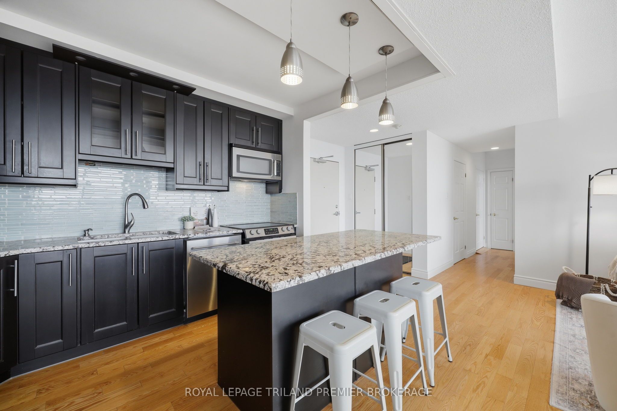 600 Talbot Street 1004 Property Photo 11