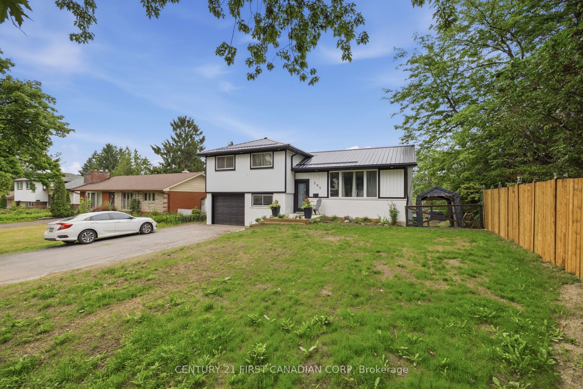 285 Panorma Crescent Property Photo 2