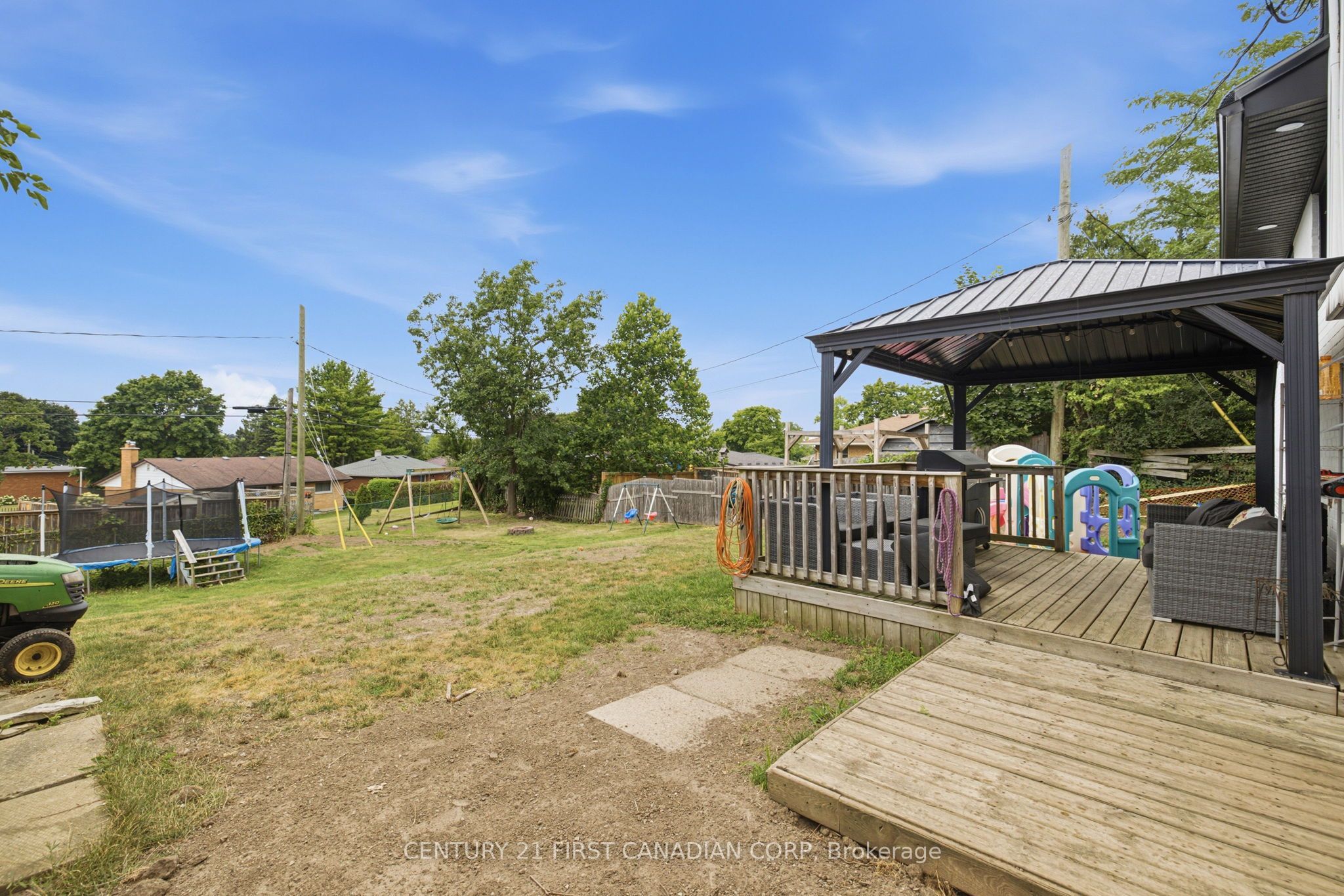 285 Panorma Crescent Property Photo 44