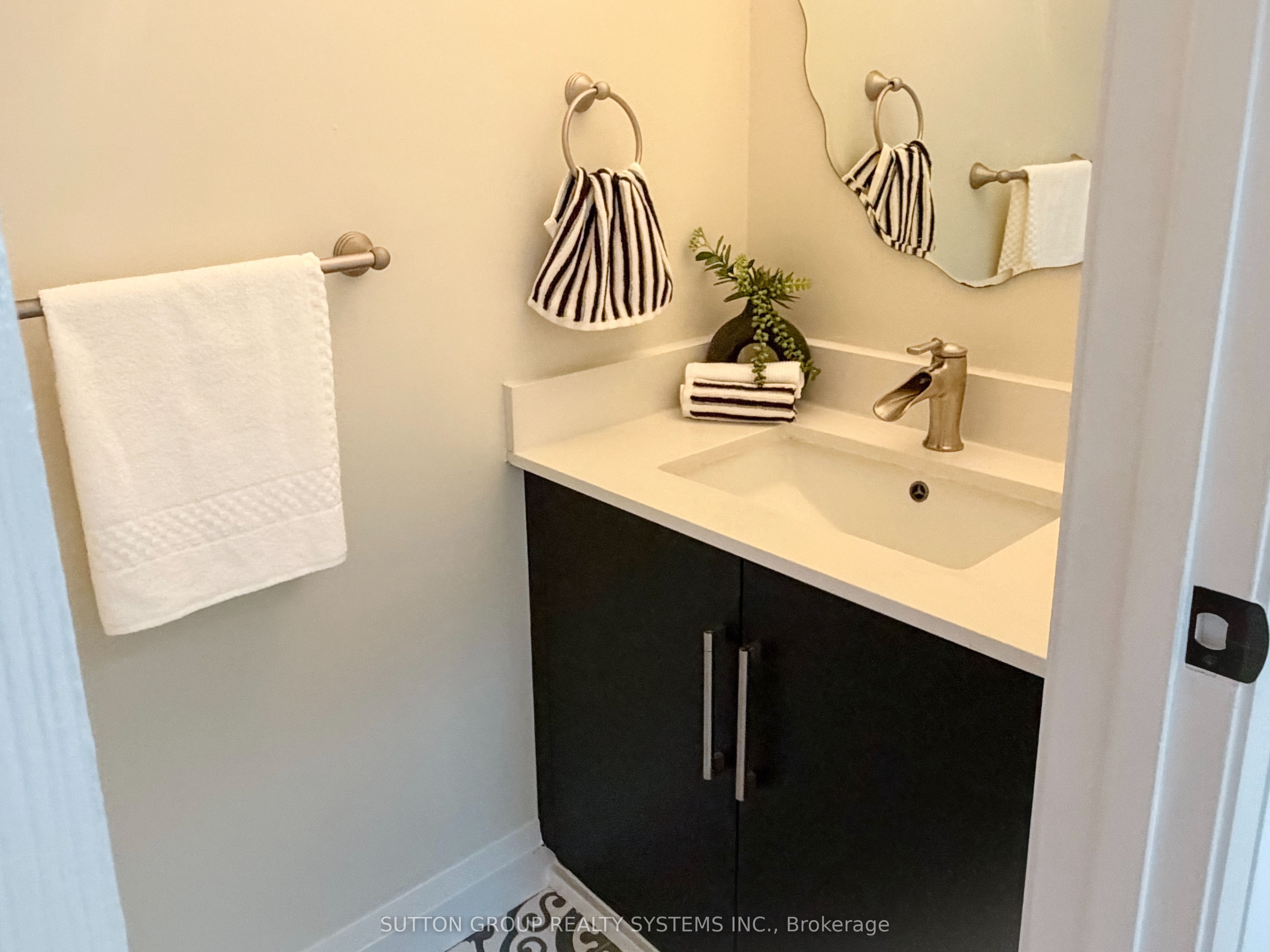 19 Parkway Place Property Photo 11