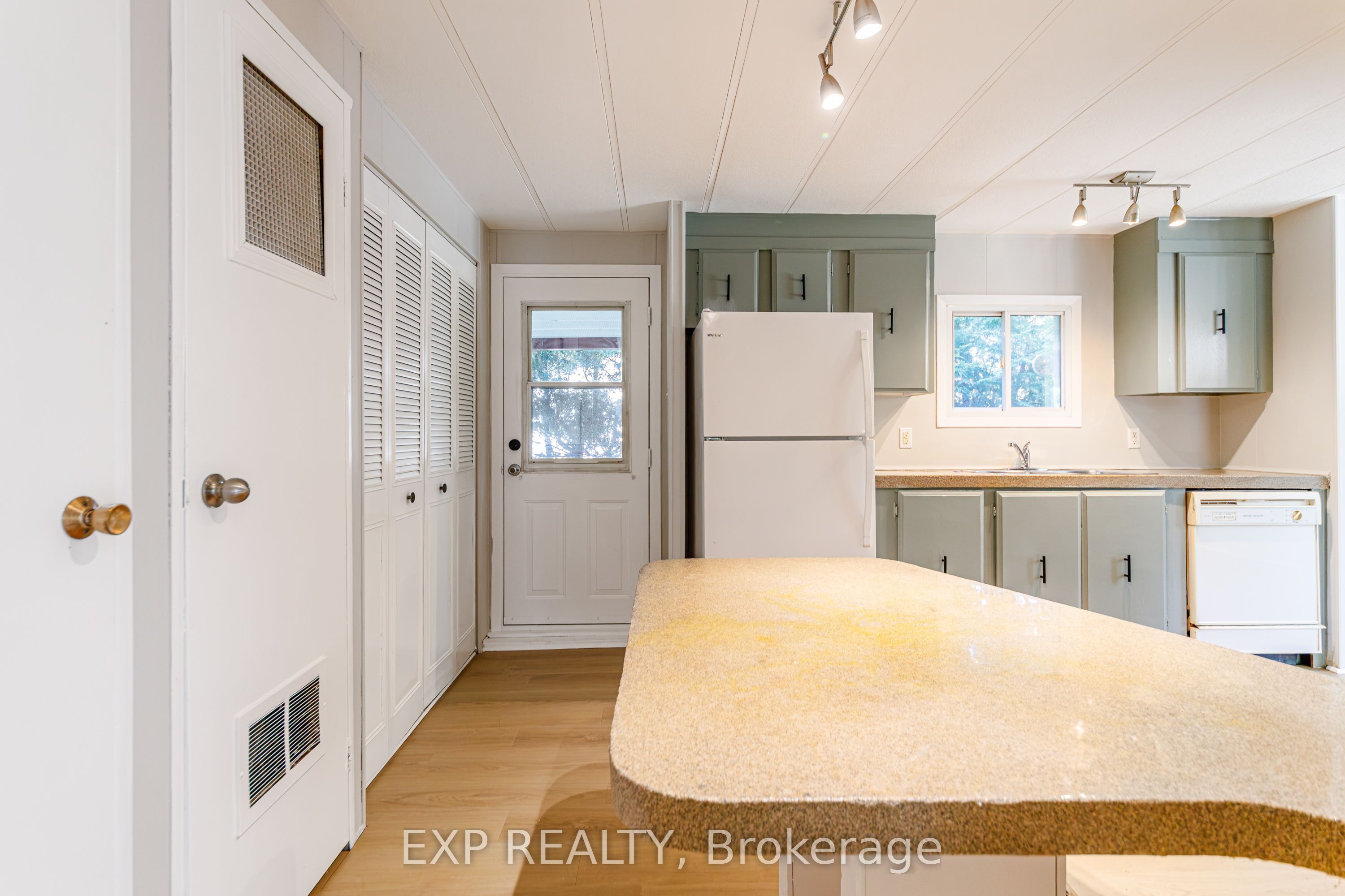 21 Maplewood Avenue Property Photo 23