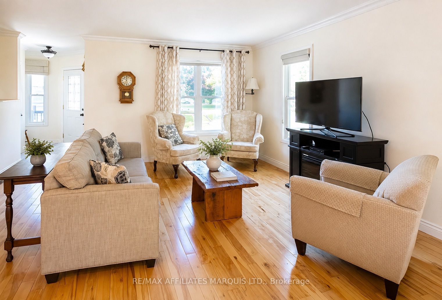 4306 Schell Street Property Photo 11