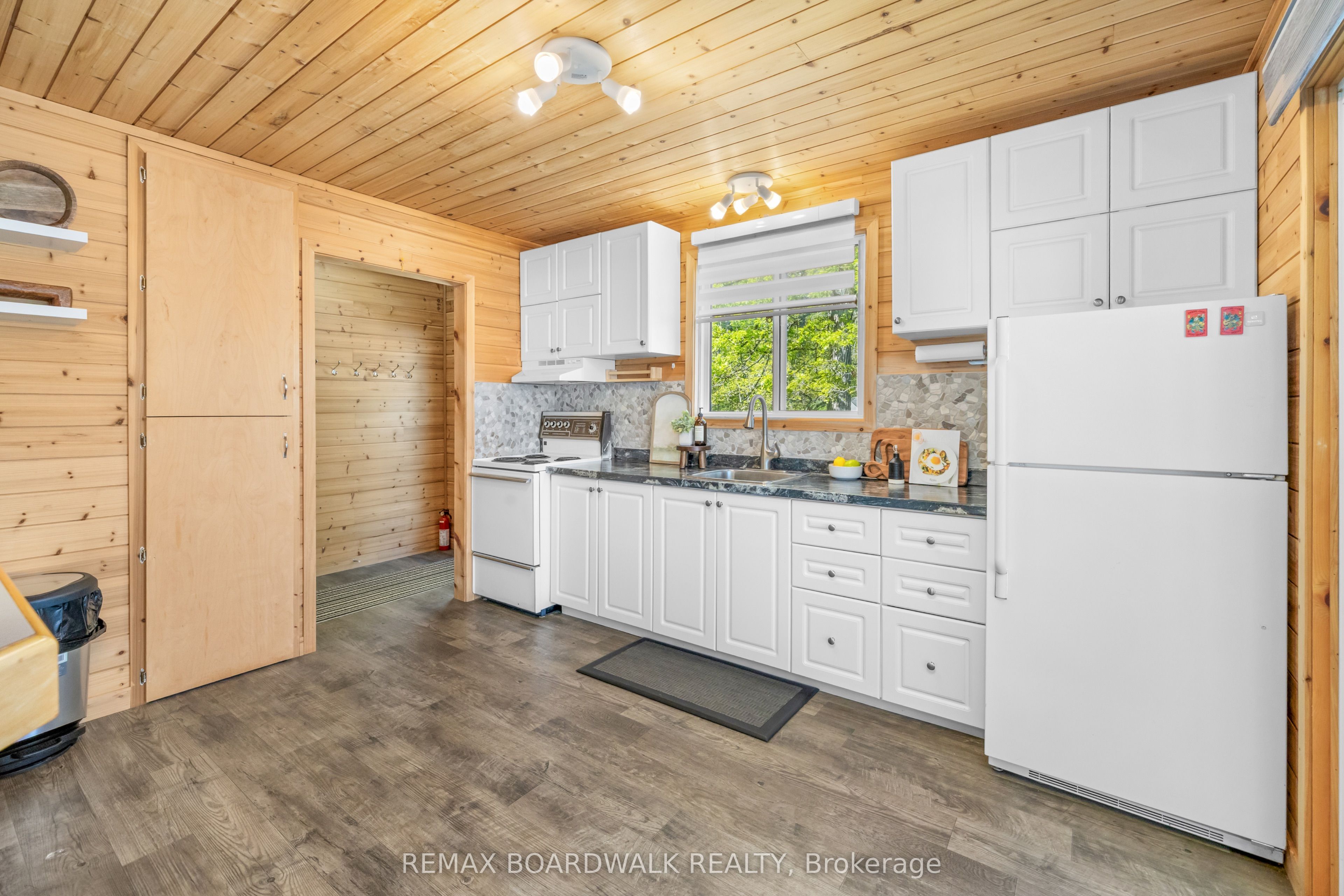 339 Leavoy Lane Property Photo 19